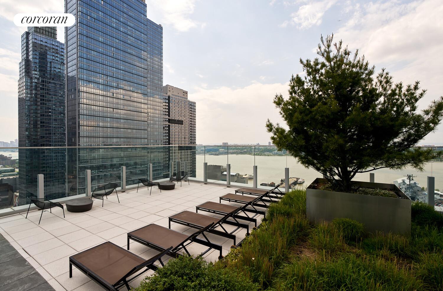 #19 photo, New York City, マンハッタン Hells Kitchen , NY 10036