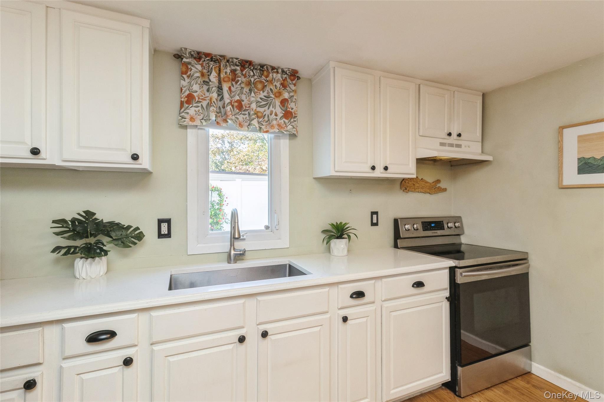 #18 photo, 30 Fairlane Drive, Selden , NY 11784