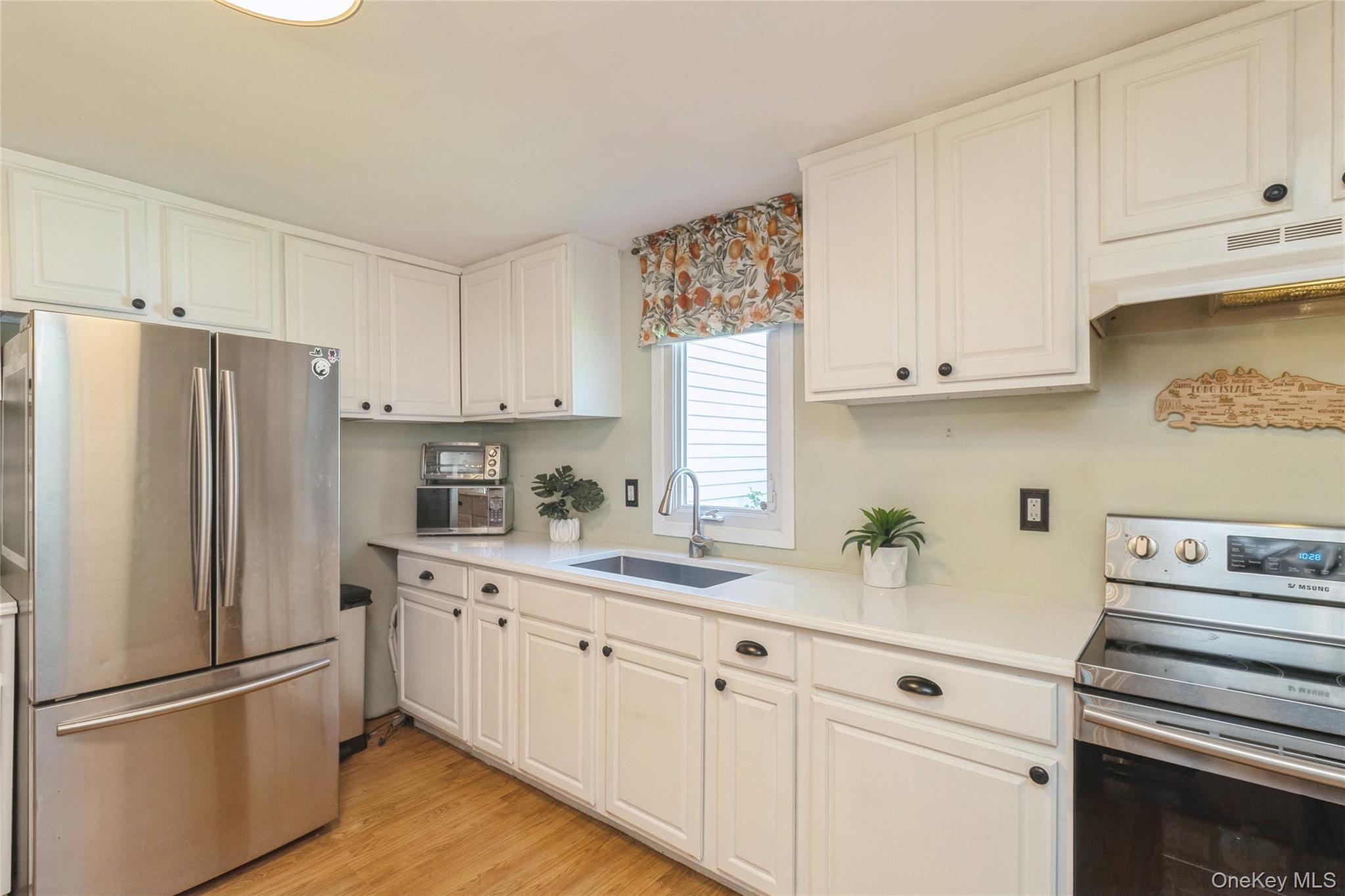 #20 photo, 30 Fairlane Drive, Selden , NY 11784