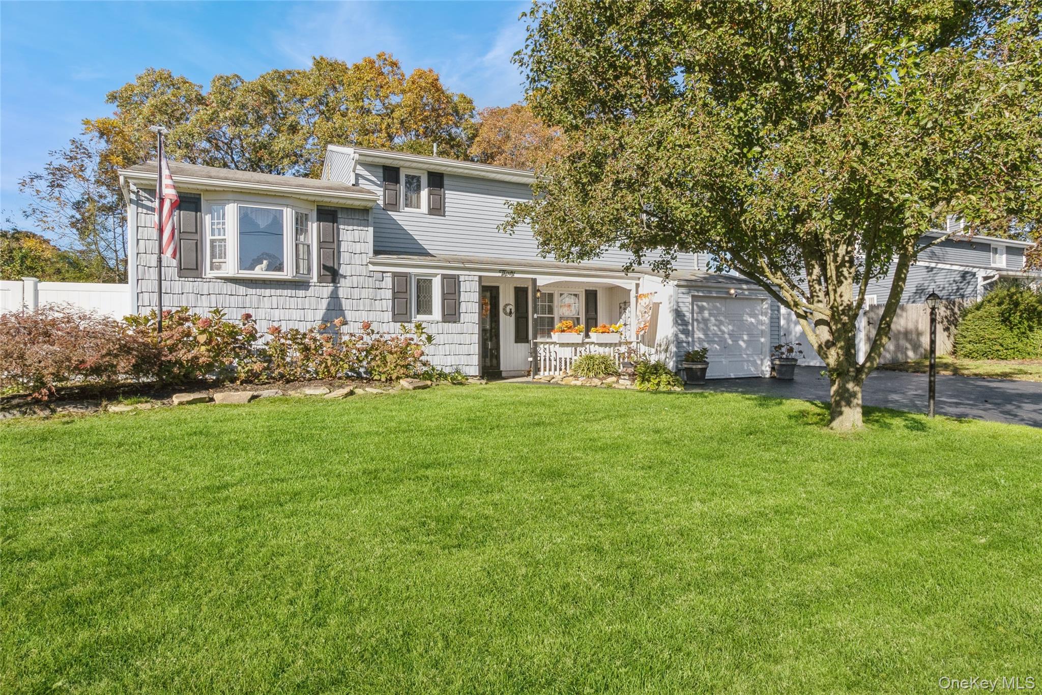 #5 photo, 30 Fairlane Drive, Selden , NY 11784