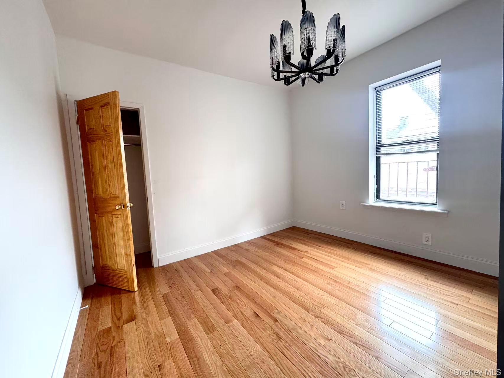 #2 photo, 4012 73rd Street, クイーンズ区 Woodside , NY 11377