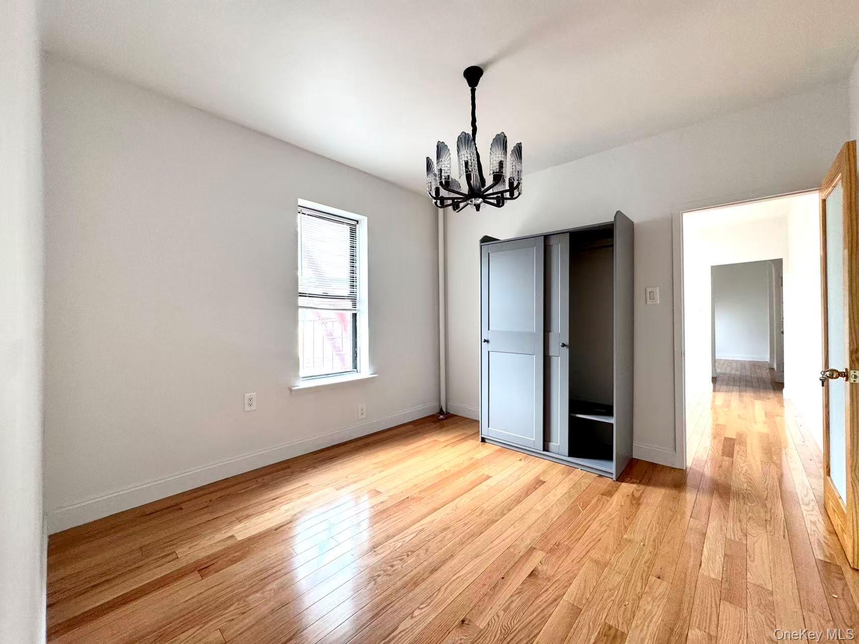 #3 photo, 4012 73rd Street, クイーンズ区 Woodside , NY 11377