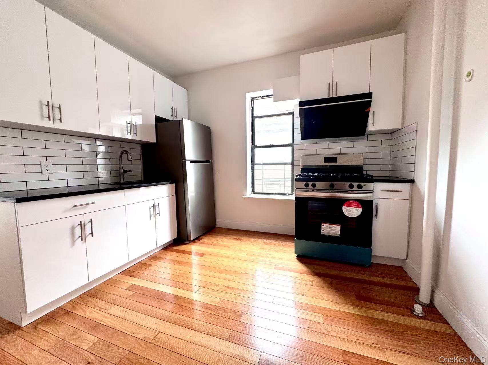 #6 photo, 4012 73rd Street, クイーンズ区 Woodside , NY 11377