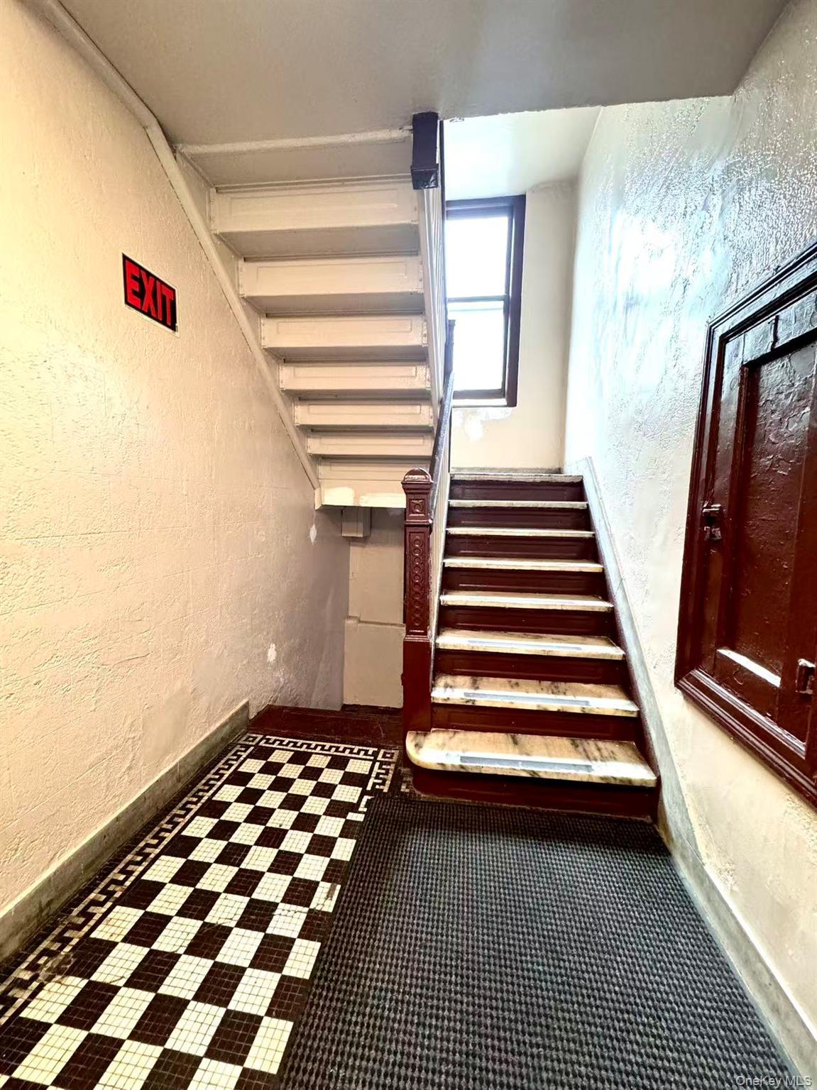 #7 photo, 4012 73rd Street, クイーンズ区 Woodside , NY 11377