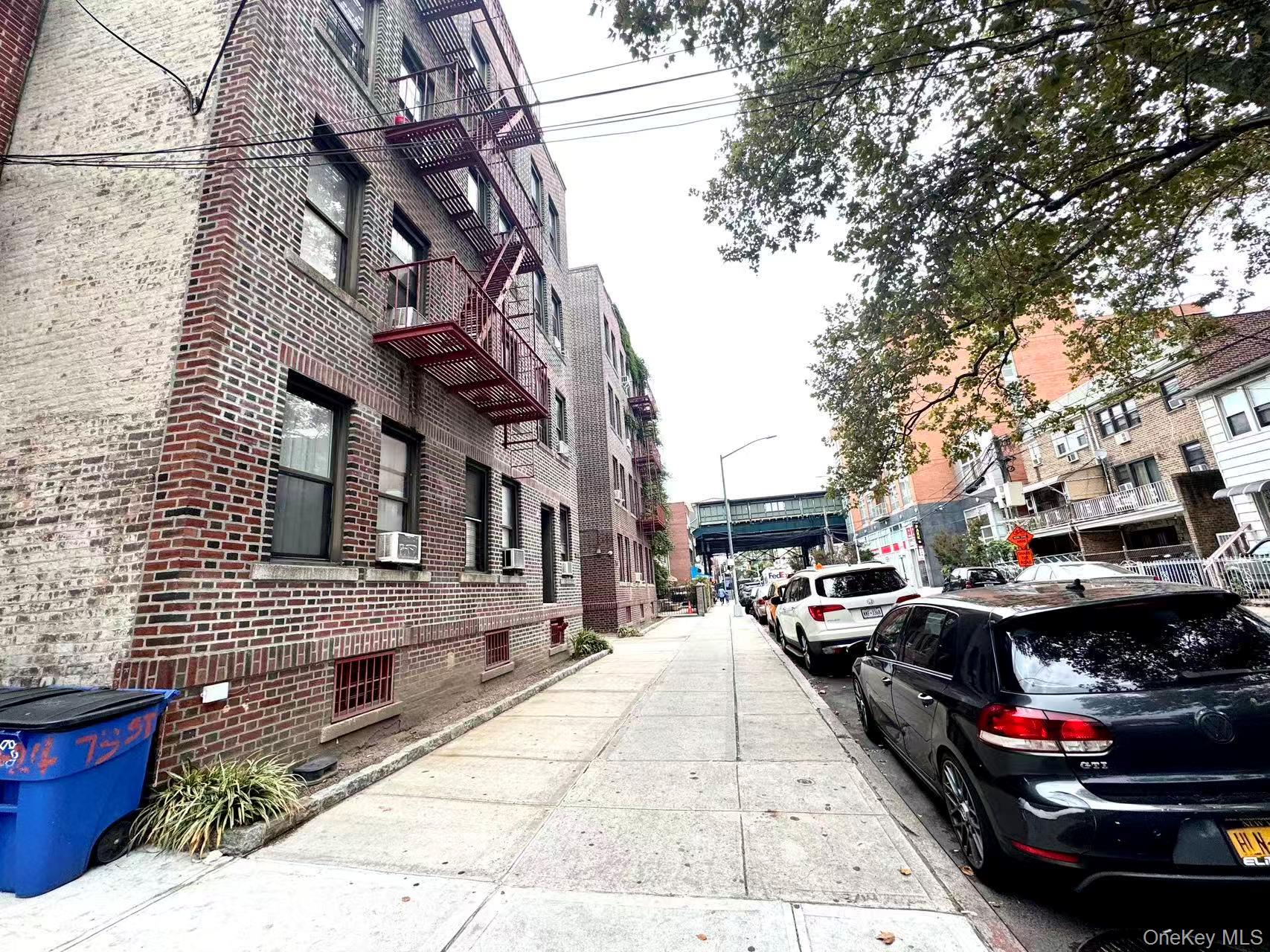 #8 photo, 4012 73rd Street, クイーンズ区 Woodside , NY 11377