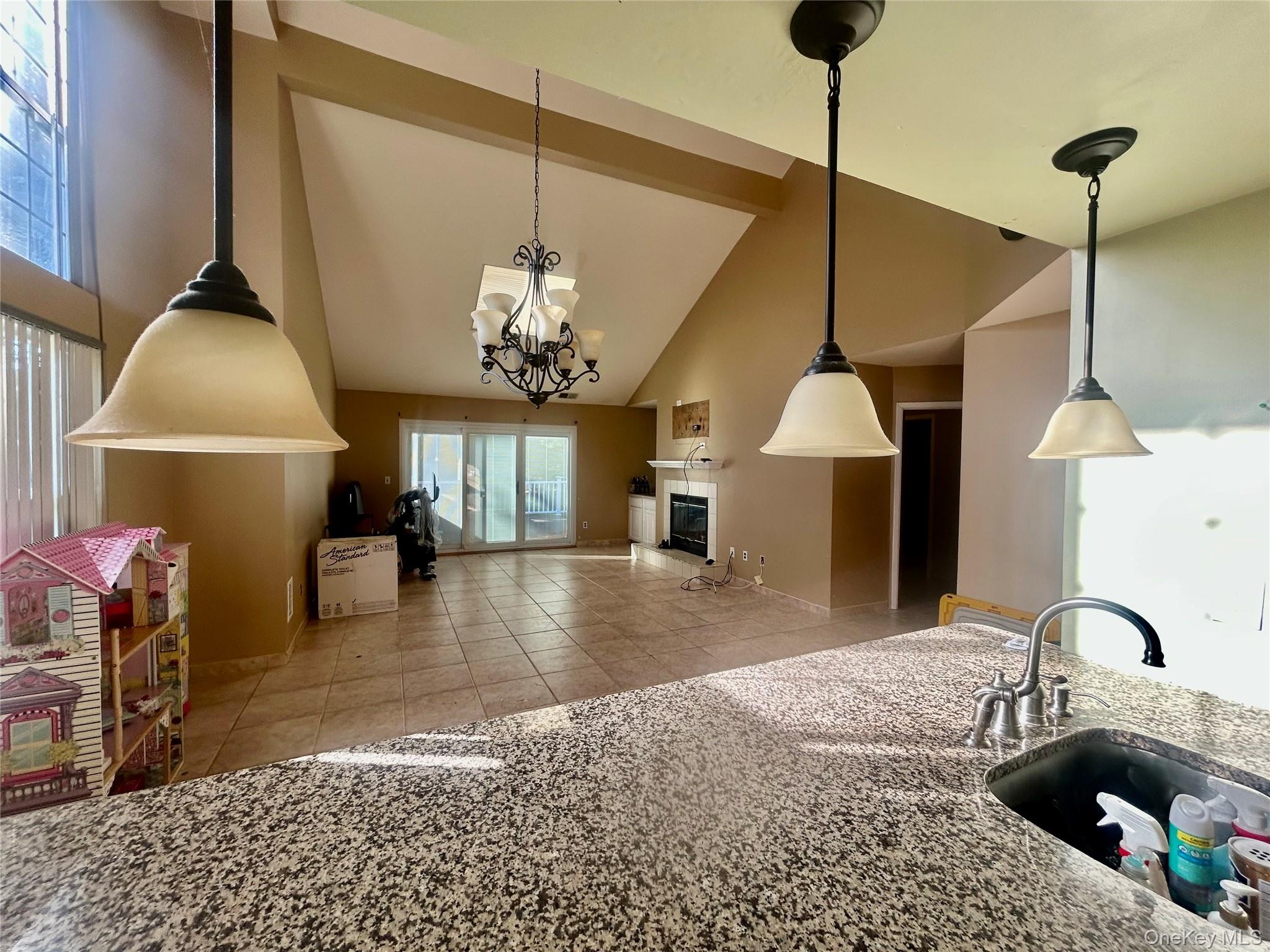 #10 photo, 77 Mystic Circle, Bay Shore , NY 11706