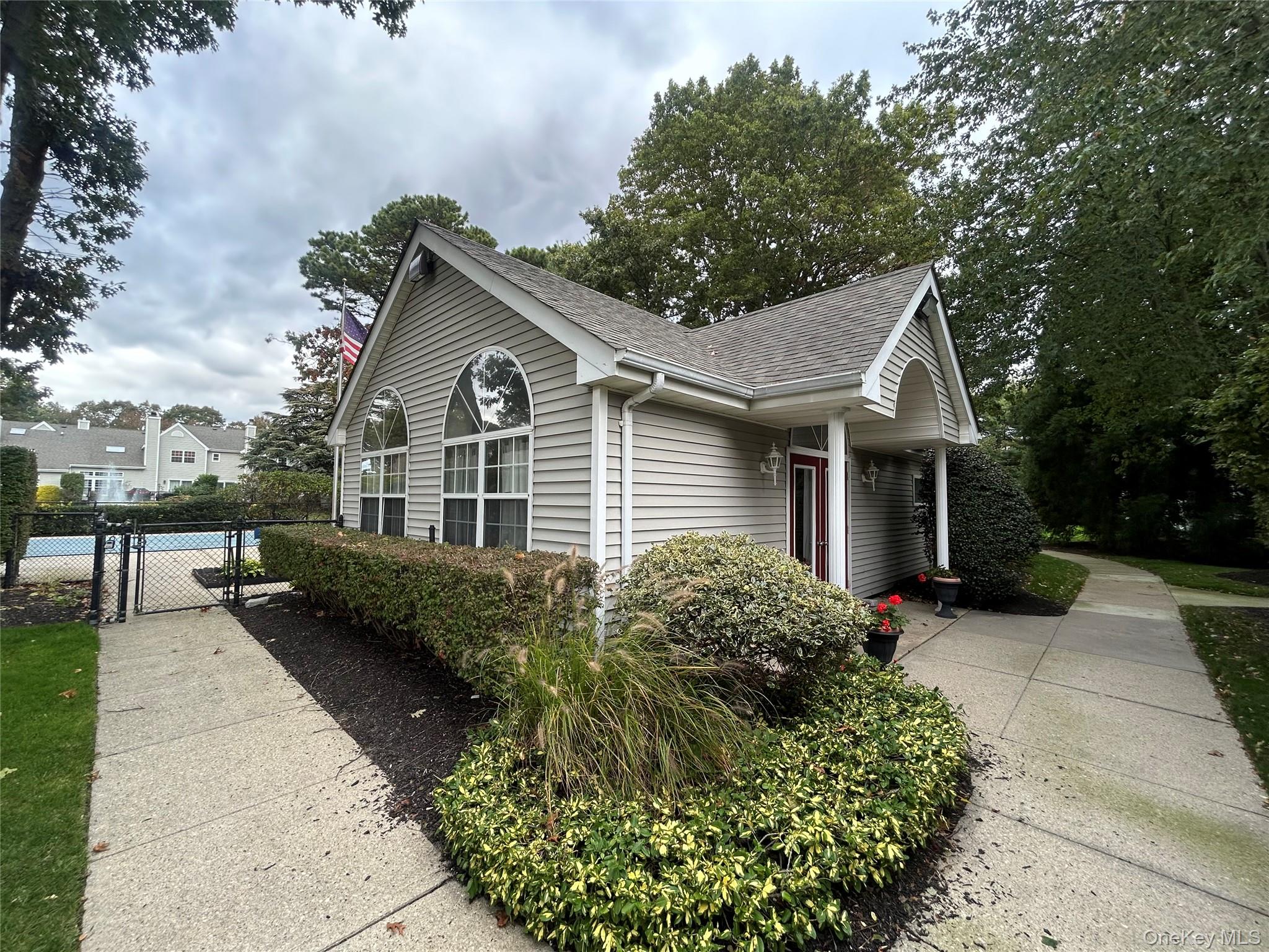 #4 photo, 77 Mystic Circle, Bay Shore , NY 11706