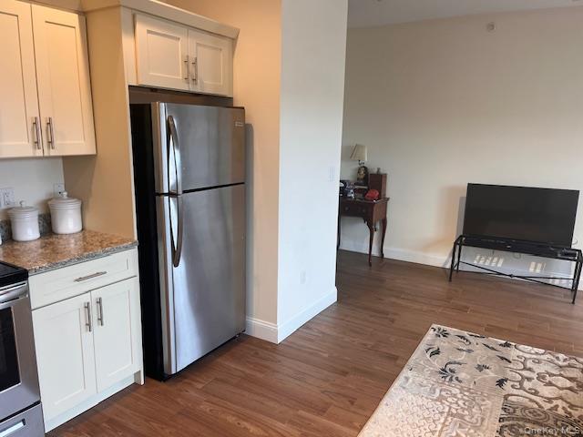 #3 photo, 333 W Montauk Highway, Lindenhurst , NY 11757