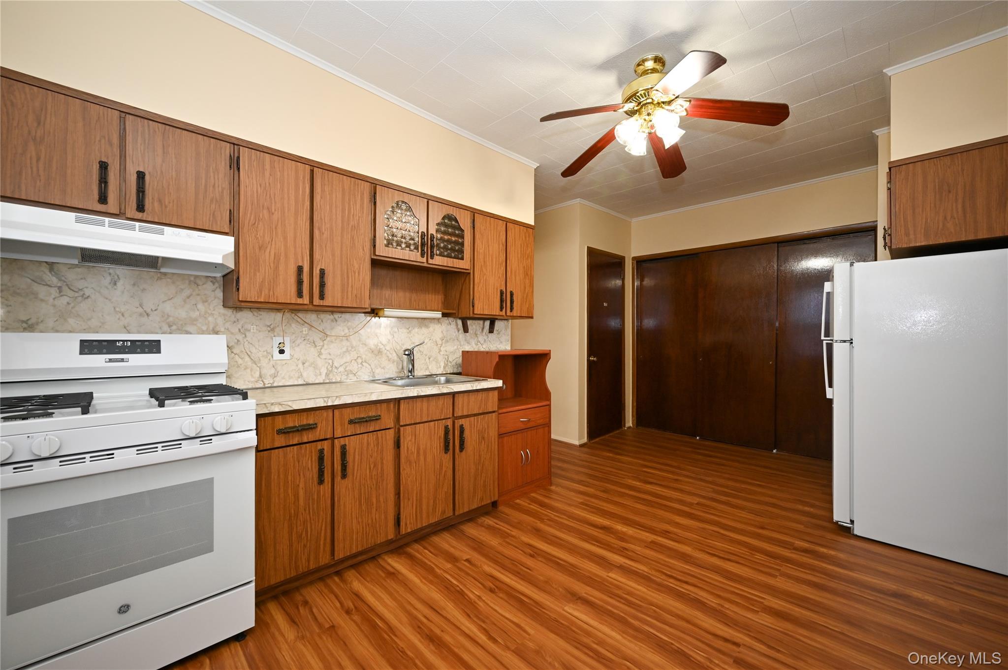 #19 photo, 79-23 69 Avenue, クイーンズ区 Middle Village , NY 11379