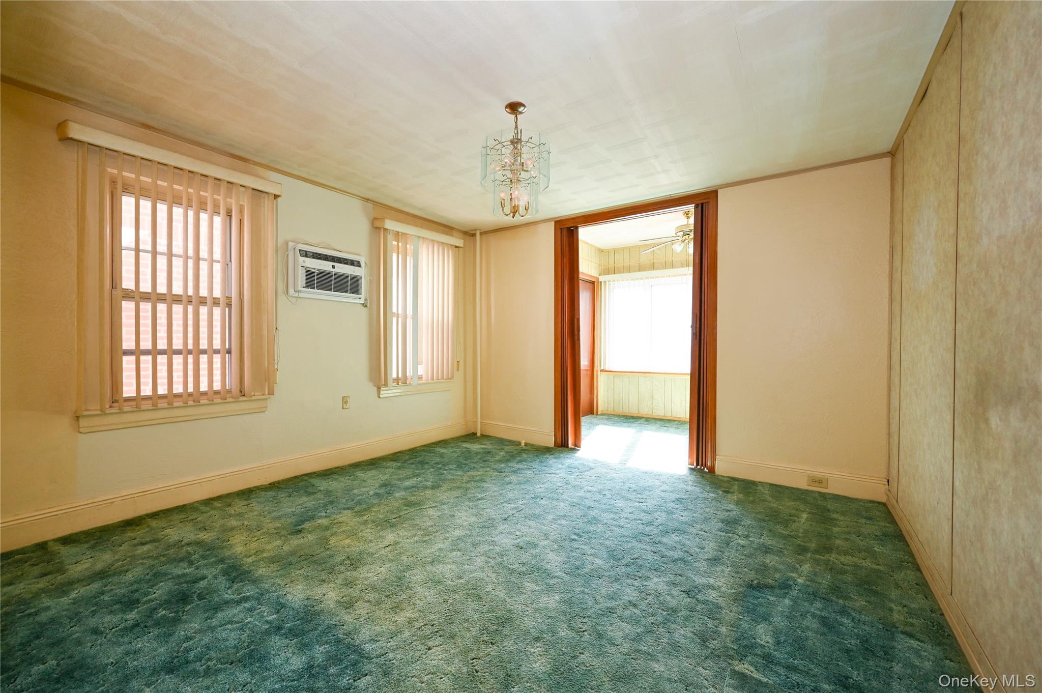 #5 photo, 79-23 69 Avenue, クイーンズ区 Middle Village , NY 11379