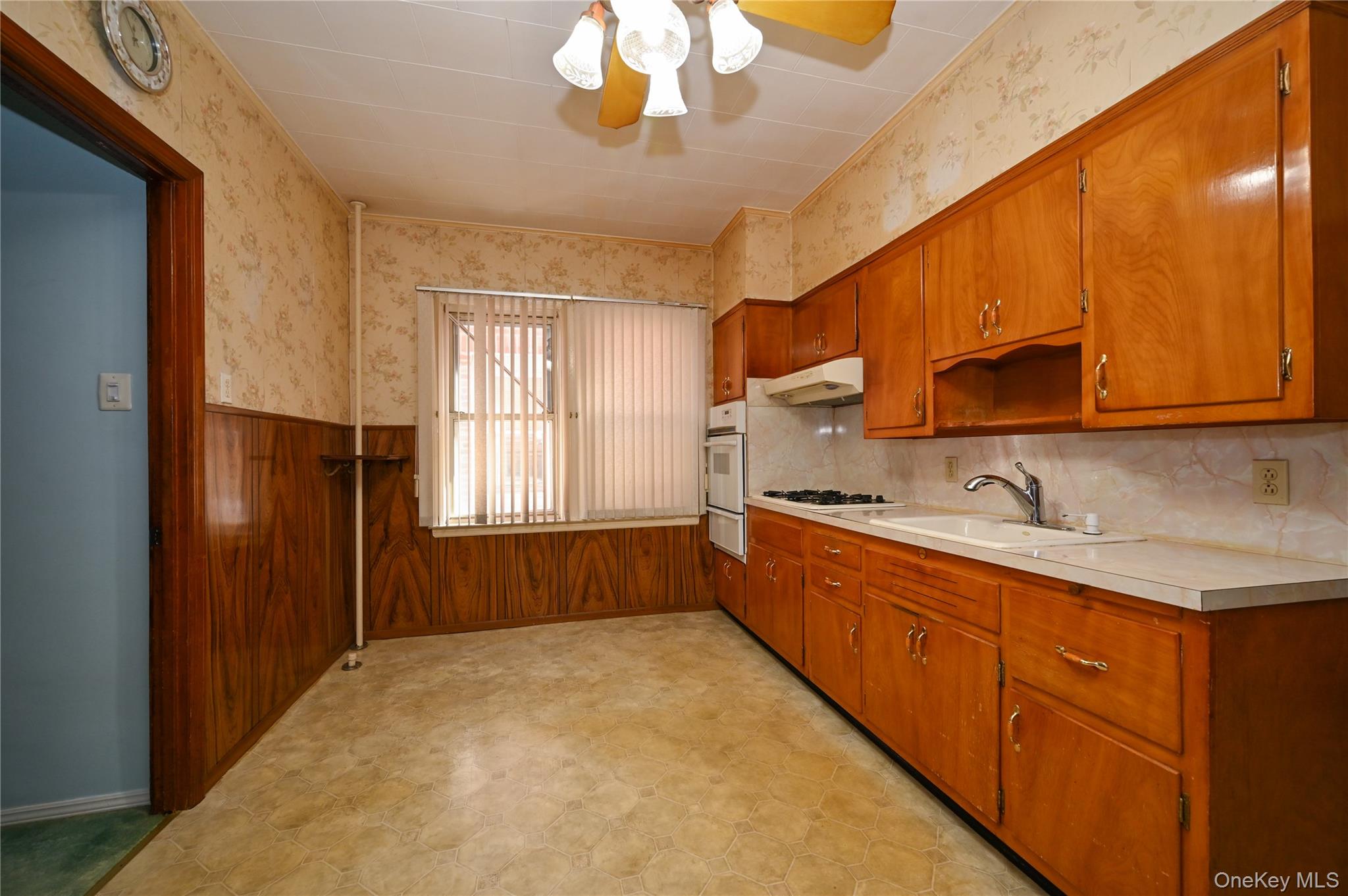 #8 photo, 79-23 69 Avenue, クイーンズ区 Middle Village , NY 11379