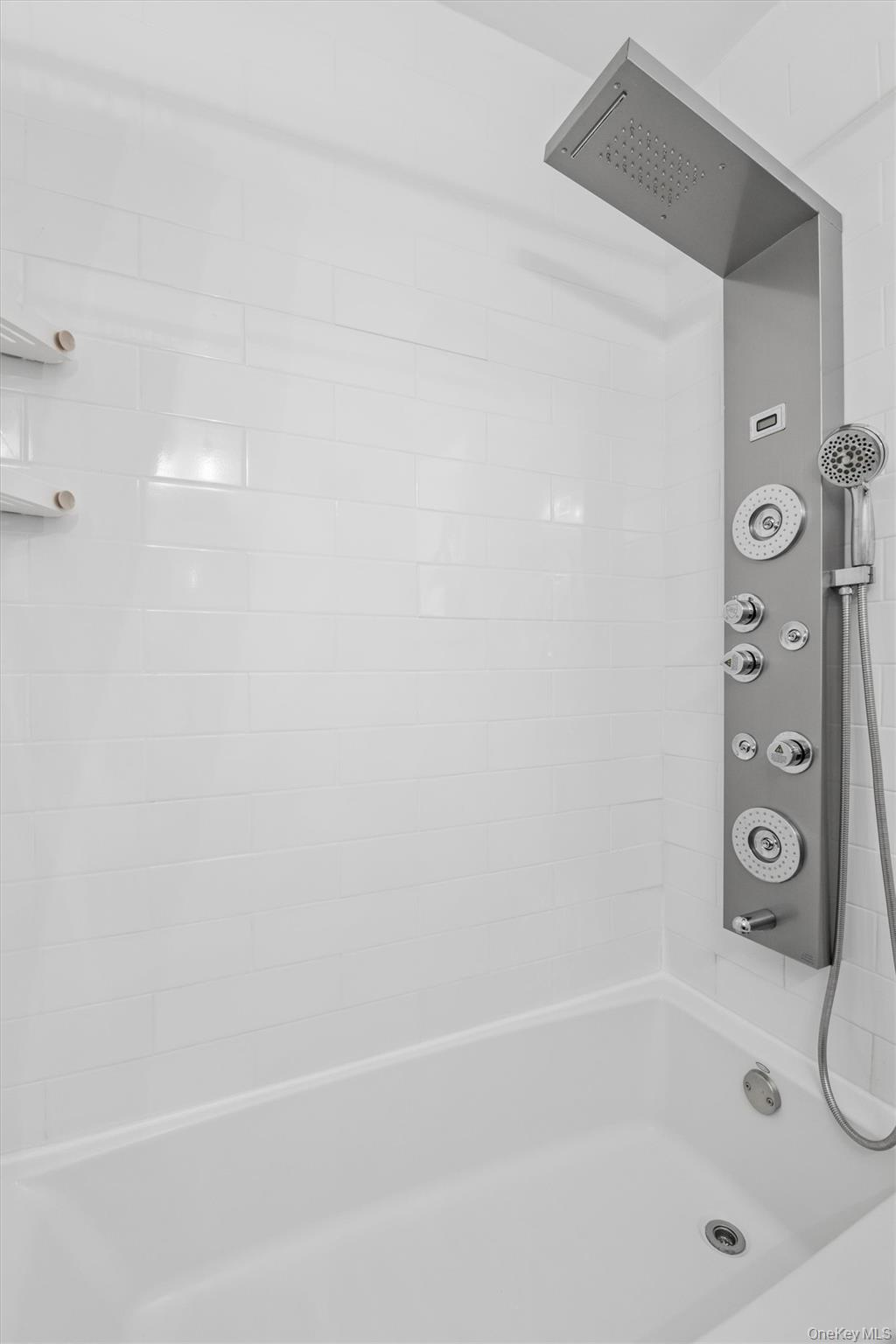 #7 photo, 147-35 Village Road, クイーンズ区 Briarwood , NY 11435