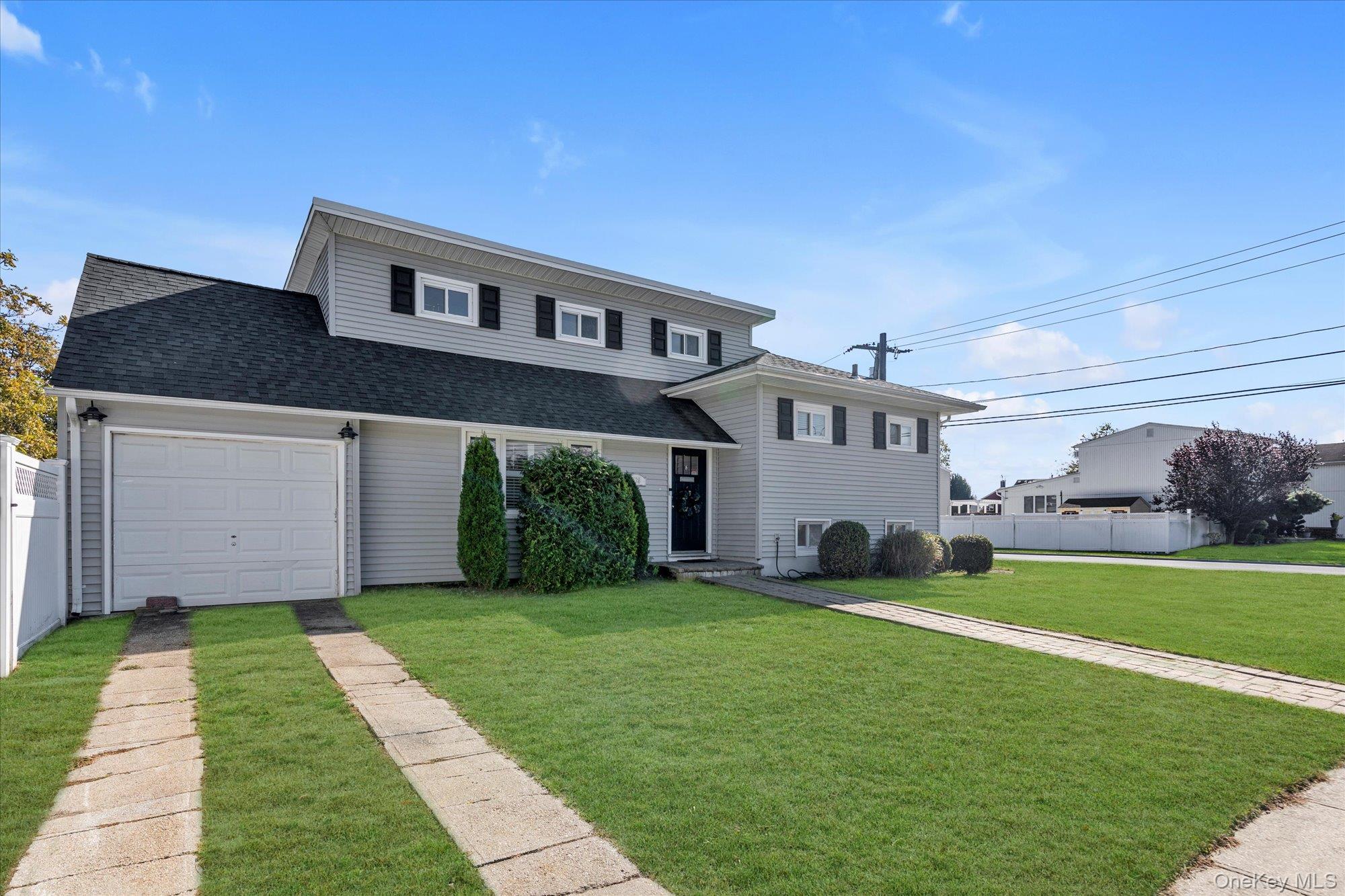 #3 photo, 528 Carpenter Avenue, Oceanside , NY 11572