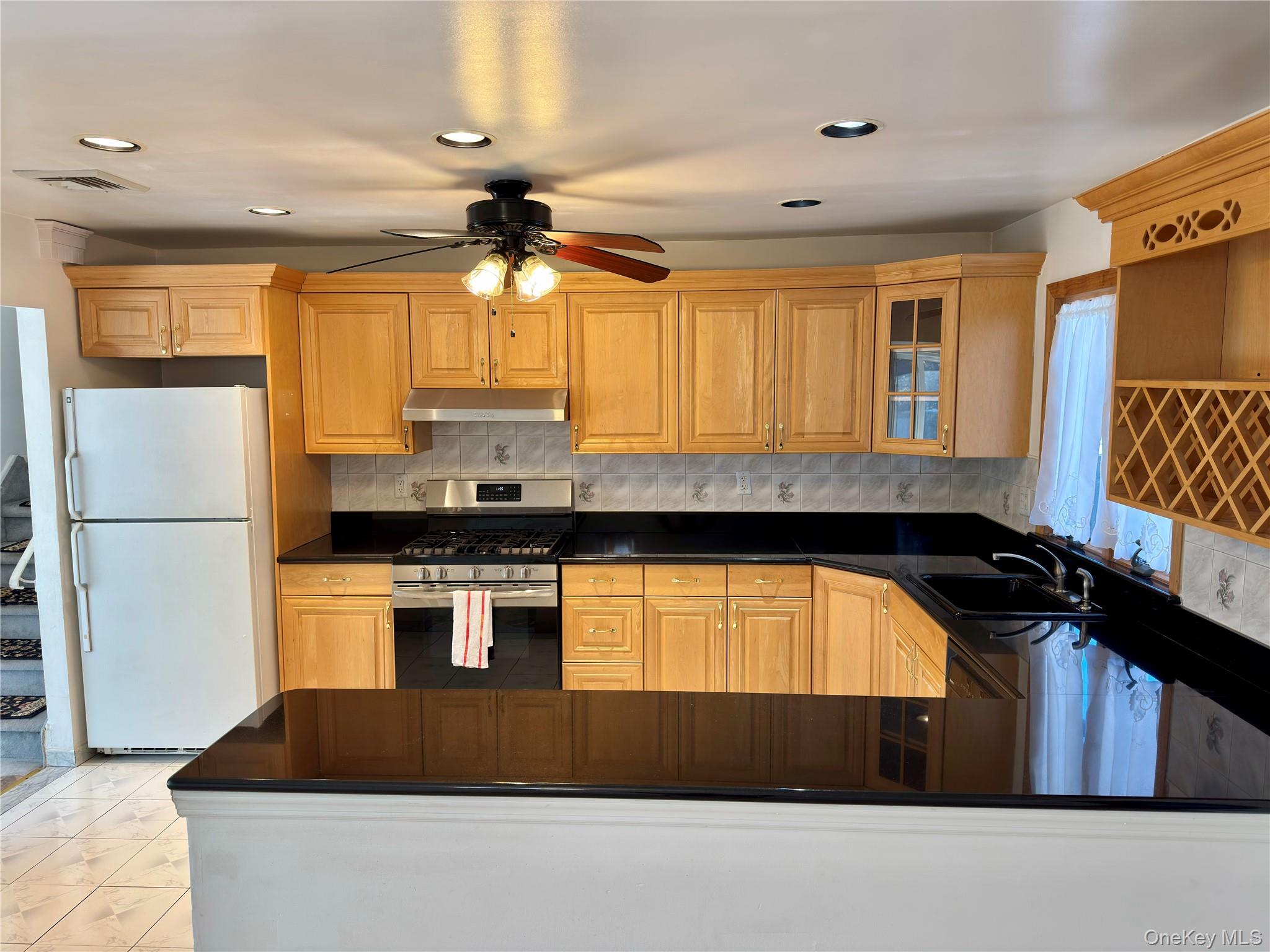 #11 photo, 316 Violet Street, Massapequa Park , NY 11762