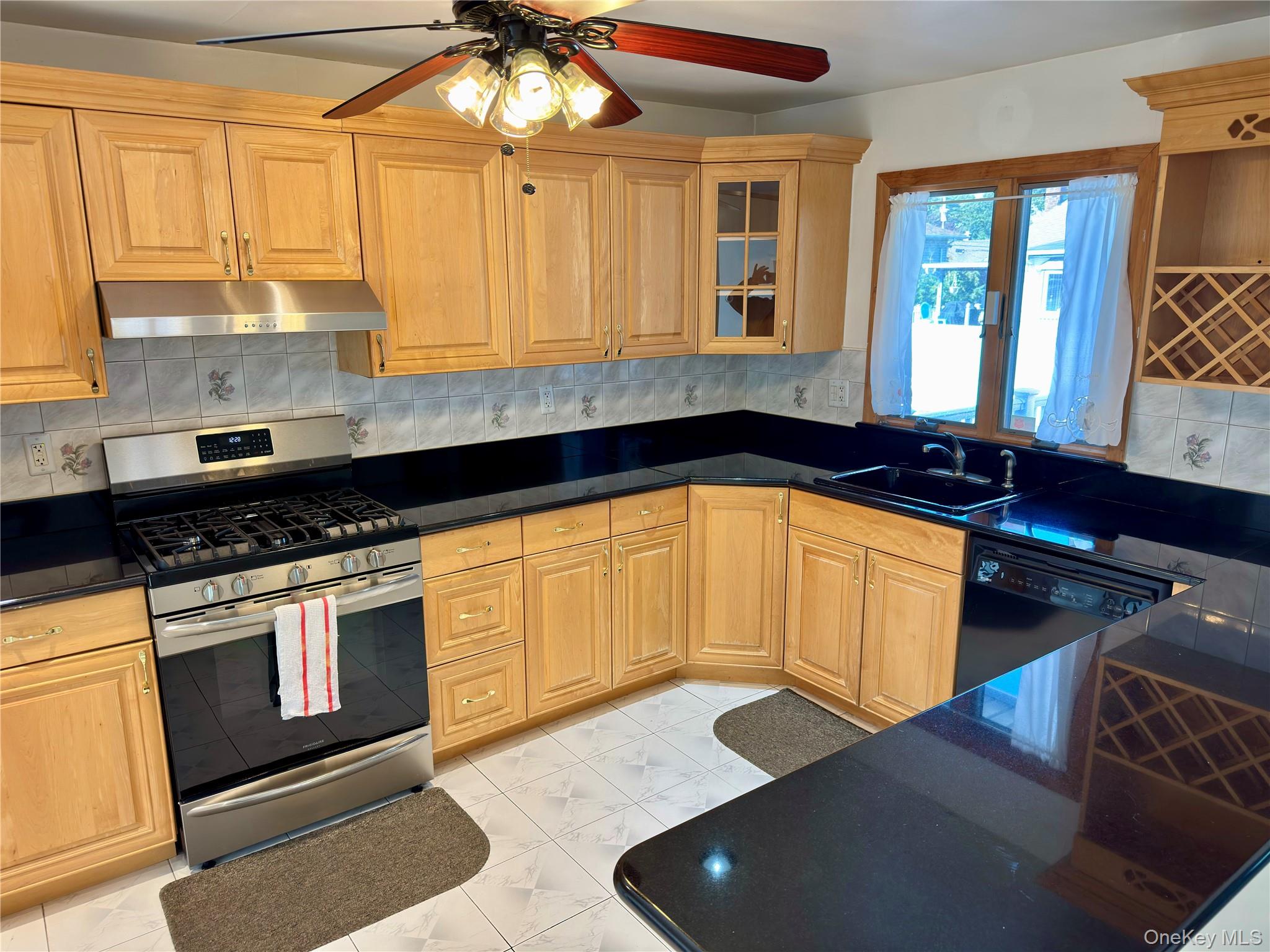 #12 photo, 316 Violet Street, Massapequa Park , NY 11762