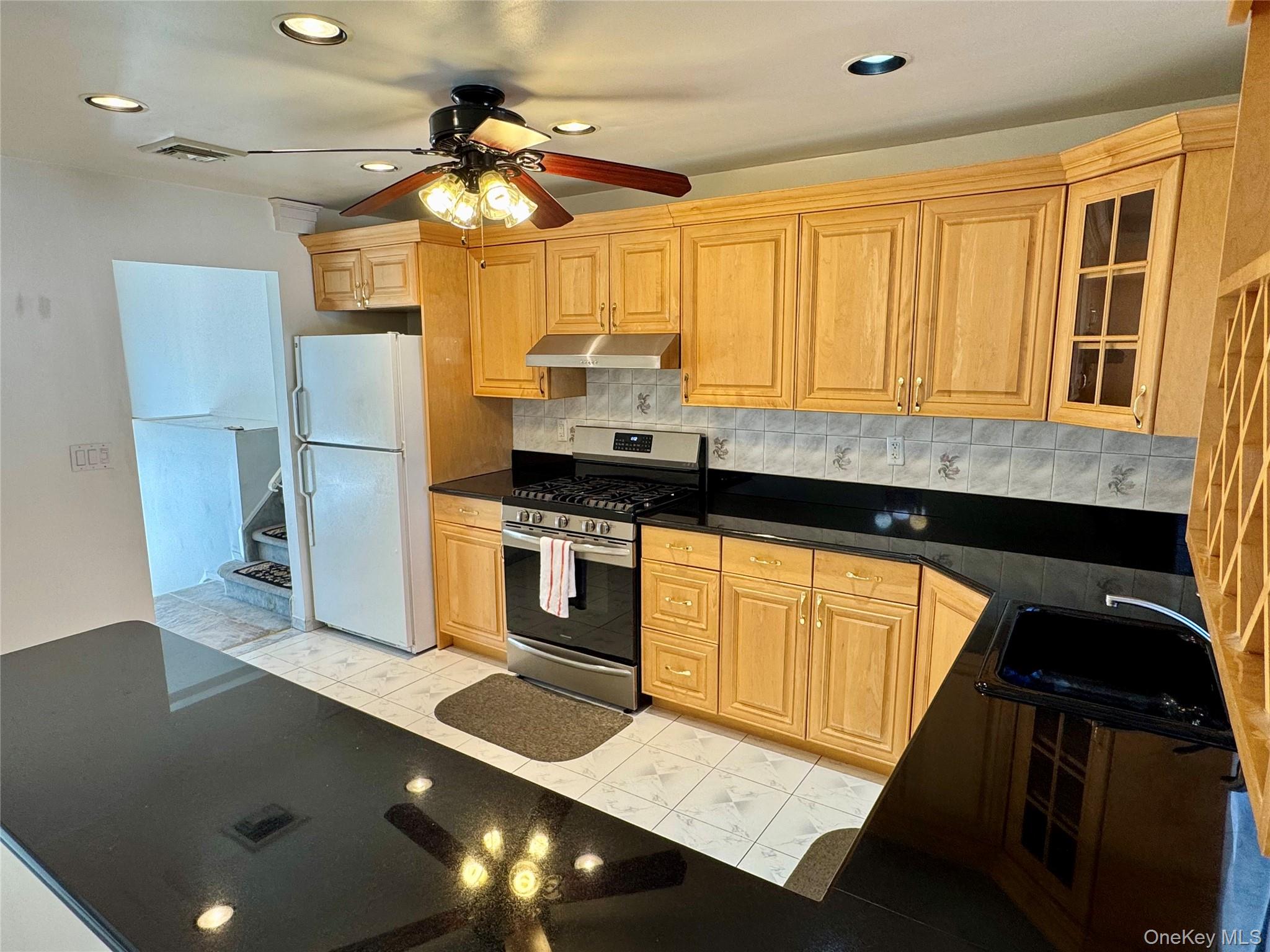 #9 photo, 316 Violet Street, Massapequa Park , NY 11762