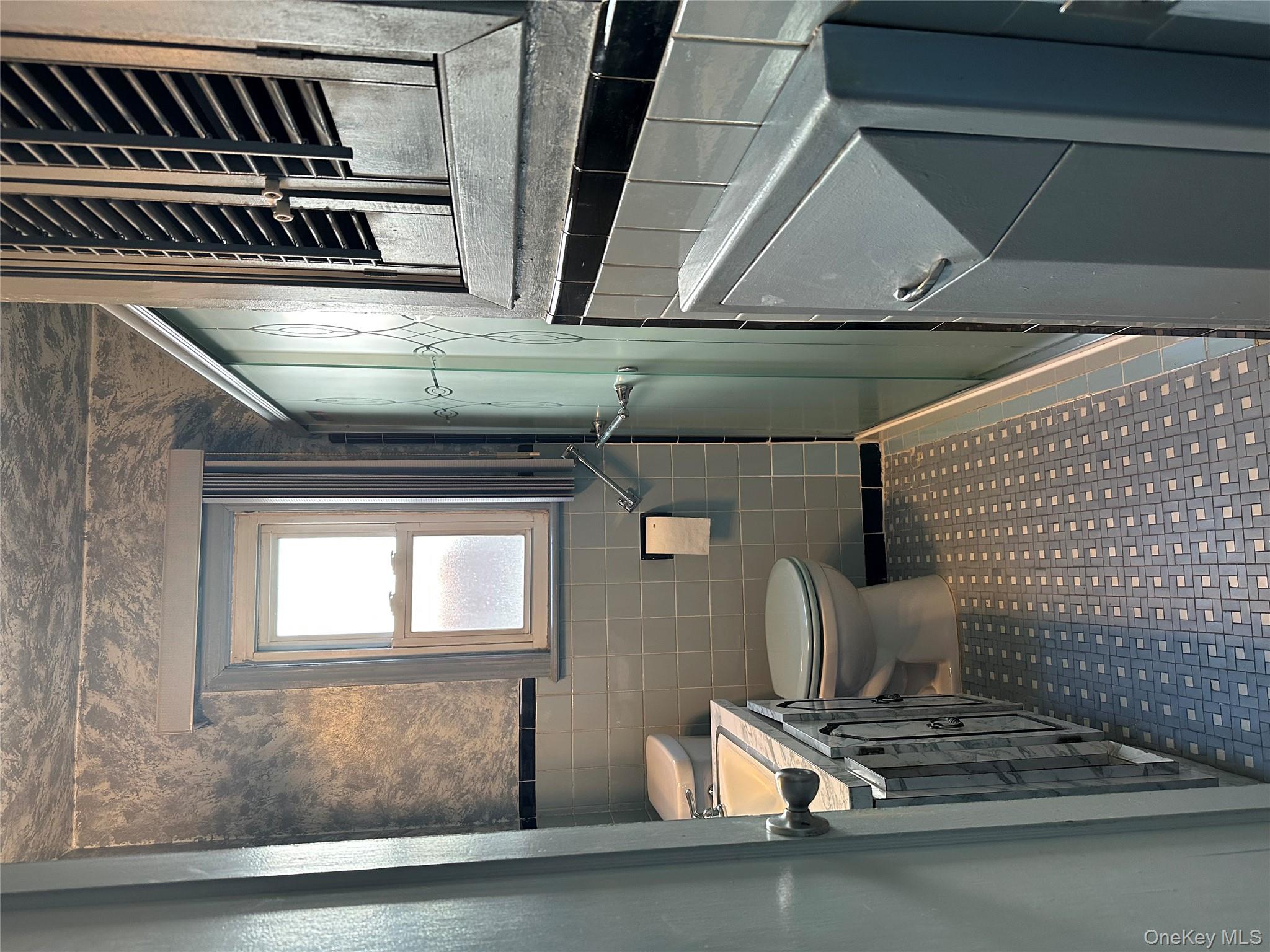 #16 photo, 8125 258th Street, Floral Park , NY 11004