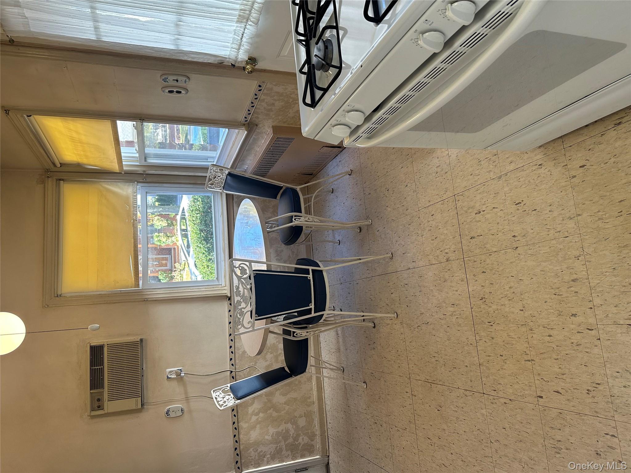 #5 photo, 8125 258th Street, Floral Park , NY 11004