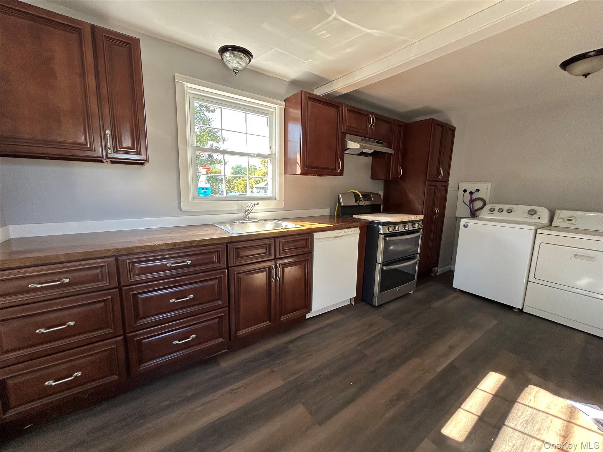 #4 photo, 490 Commack Road, サフォーク郡 Commack , NY 11725