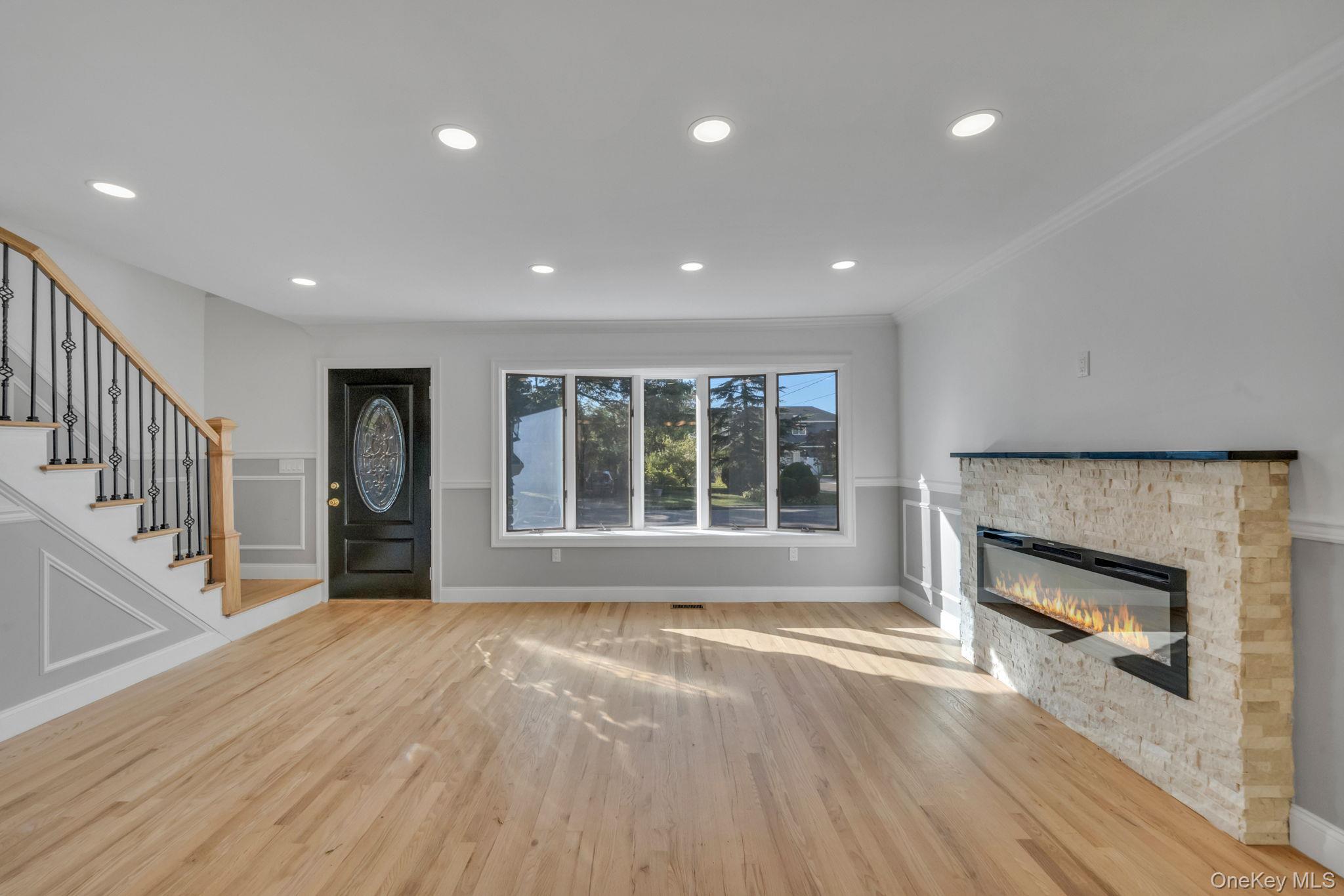 #11 photo, 120 Cherry Drive, ナッソー郡 Plainview , NY 11803