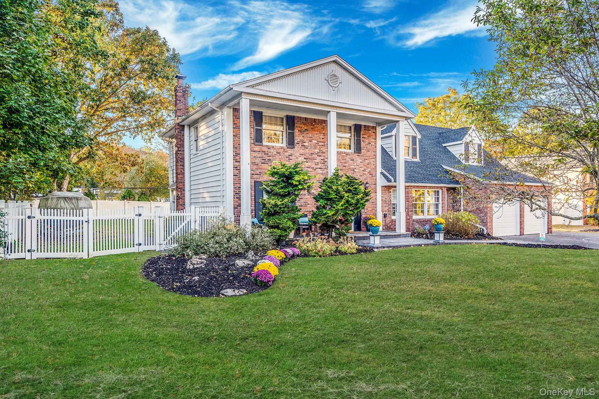 #4 photo, 28 Winfield Davis Drive, サフォーク郡 Coram , NY 11727