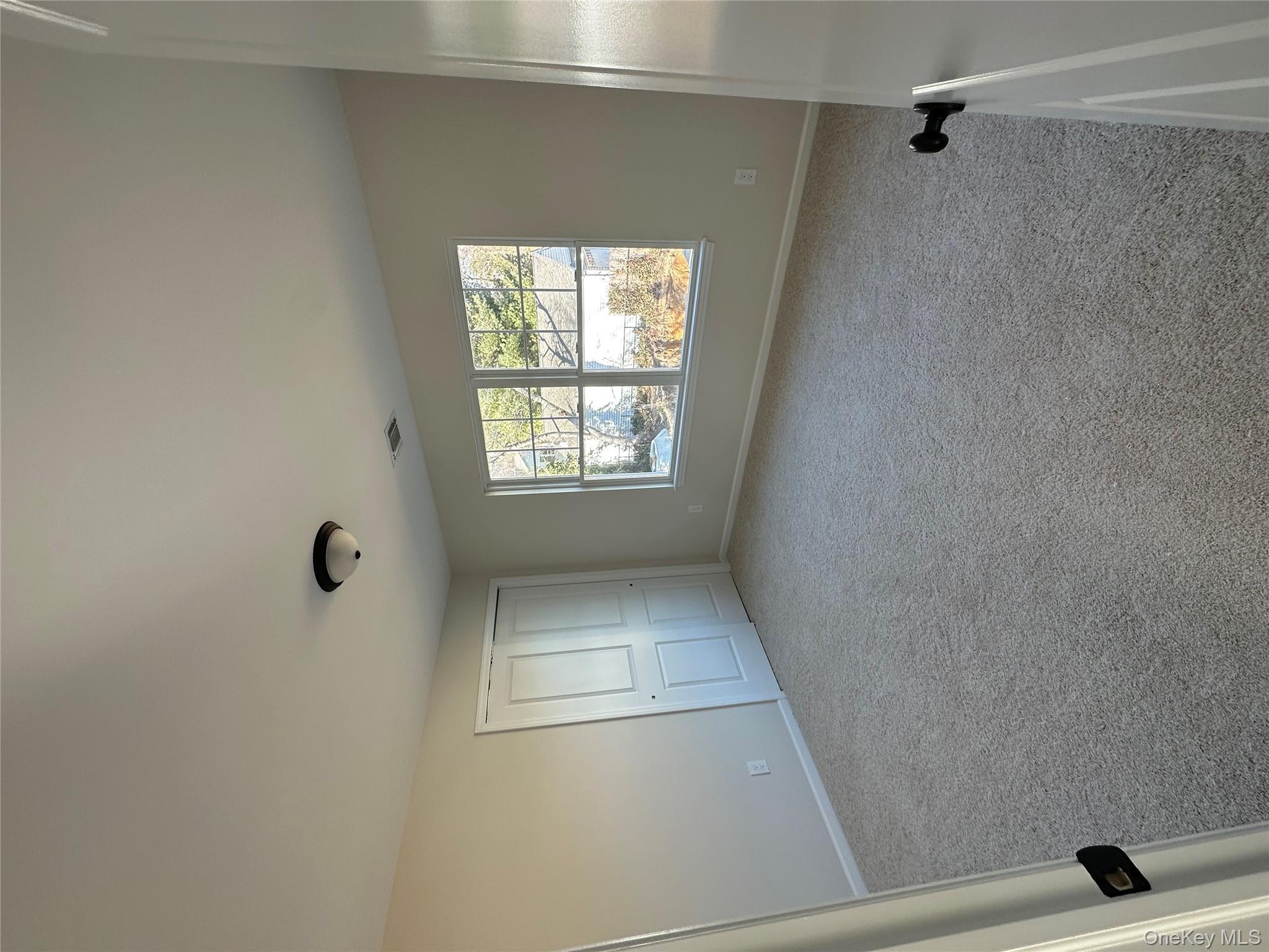 #8 photo, 5 Cooper Avenue, サフォーク郡 Huntington Station , NY 11746