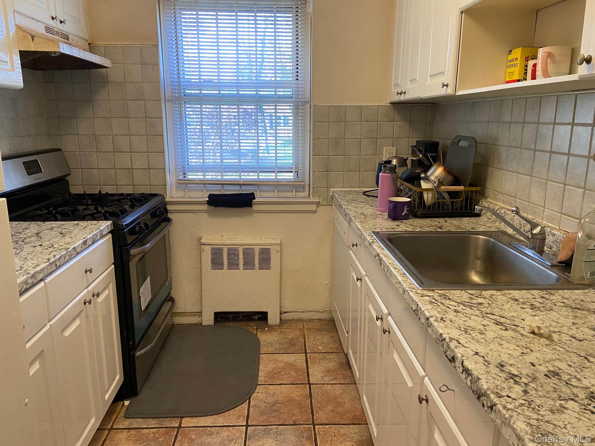 #5 photo, 152-63 Jewel Avenue, Flushing , NY 11367