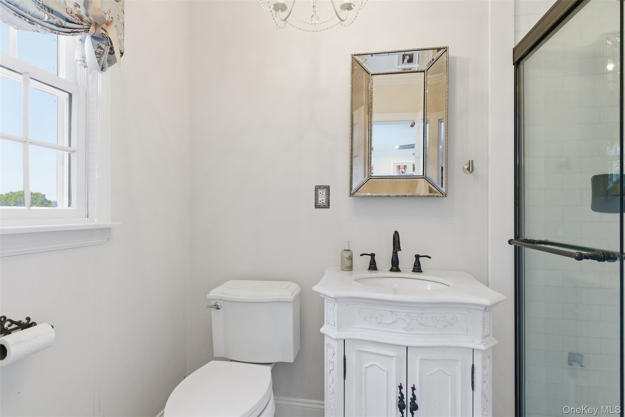 #15 photo, 17 Winchester Lane, Huntington , NY 11743