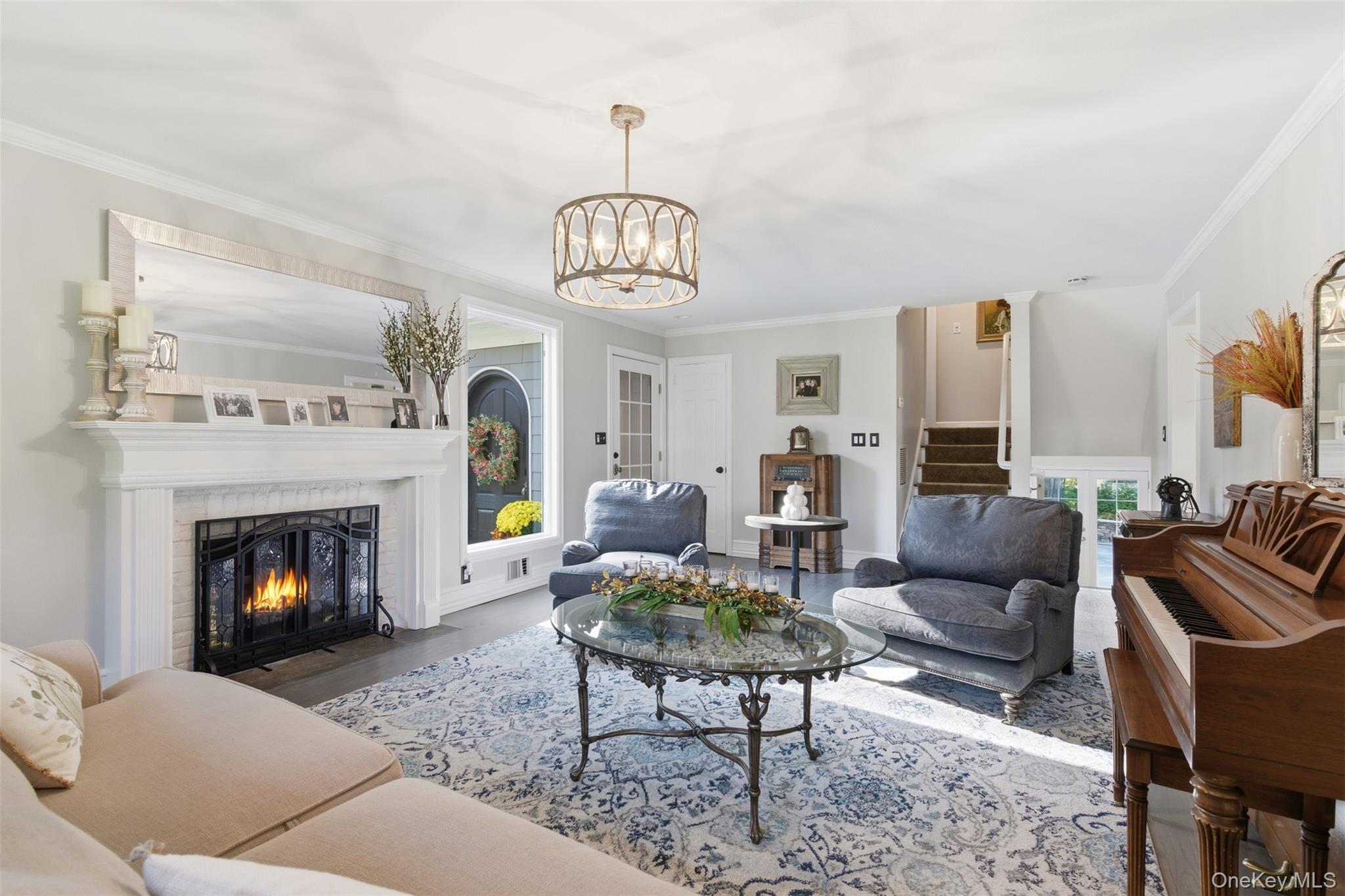 #6 photo, 17 Winchester Lane, Huntington , NY 11743