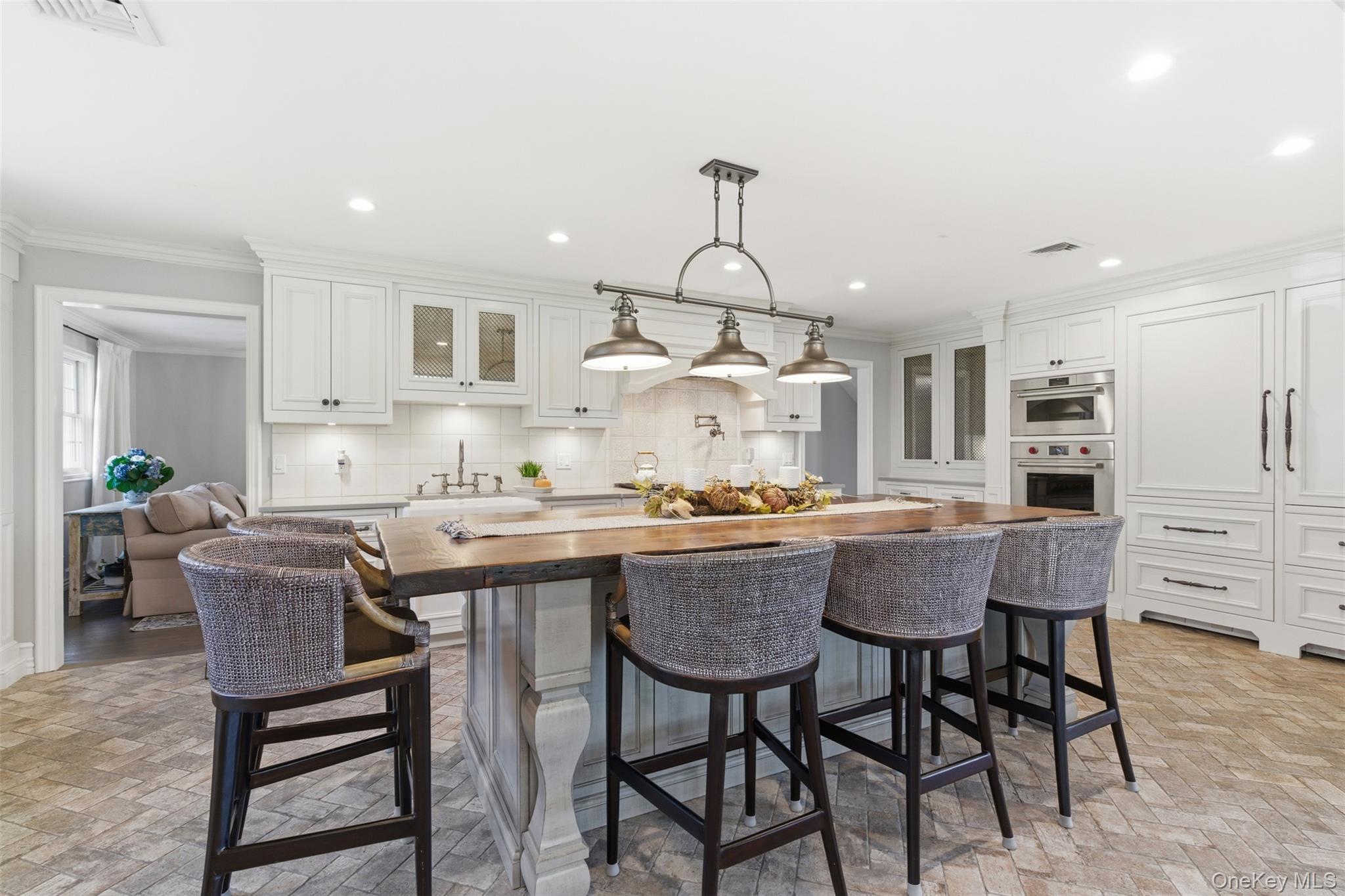 #8 photo, 17 Winchester Lane, Huntington , NY 11743