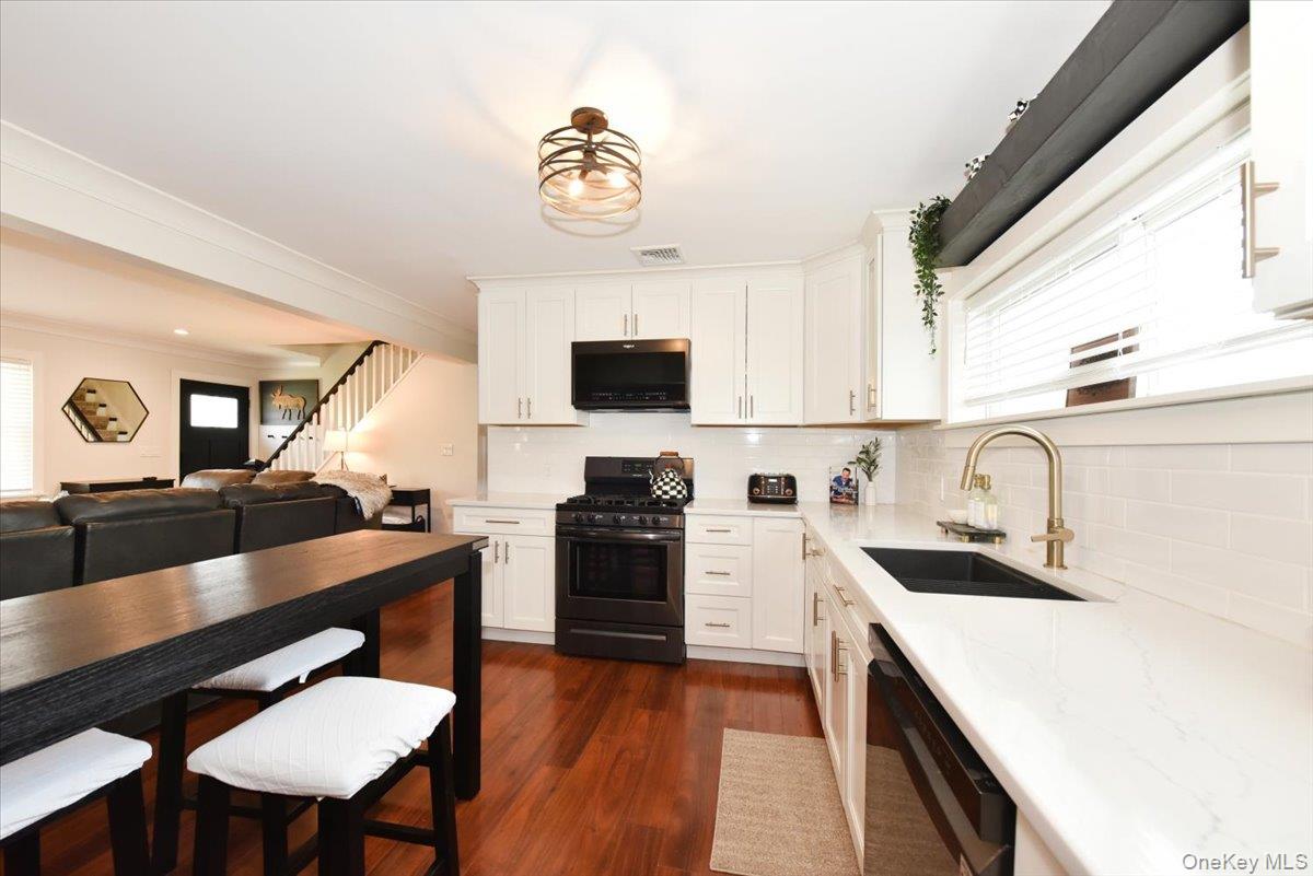 #13 photo, 321 Brendan Avenue, Massapequa , NY 11758