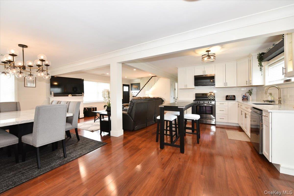 #16 photo, 321 Brendan Avenue, Massapequa , NY 11758