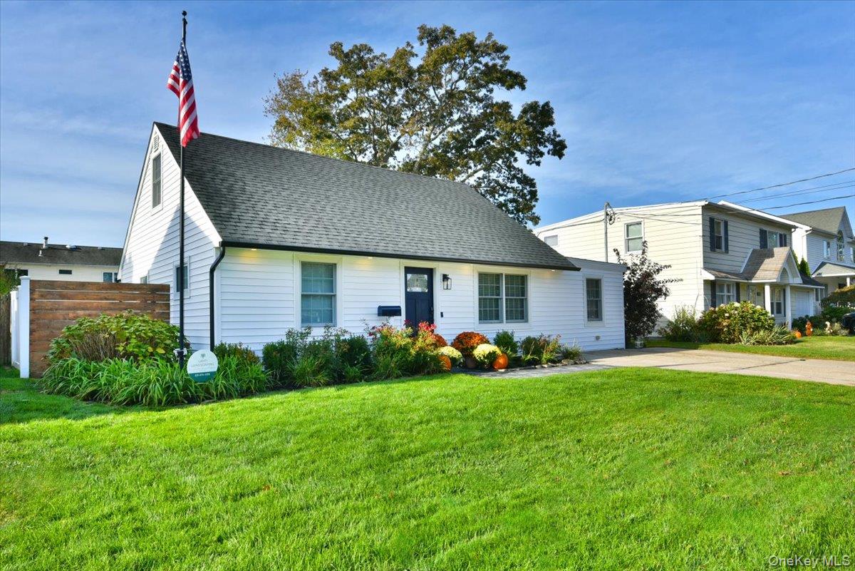 #3 photo, 321 Brendan Avenue, Massapequa , NY 11758