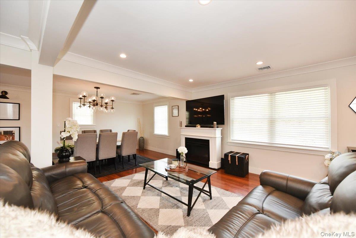 #8 photo, 321 Brendan Avenue, Massapequa , NY 11758