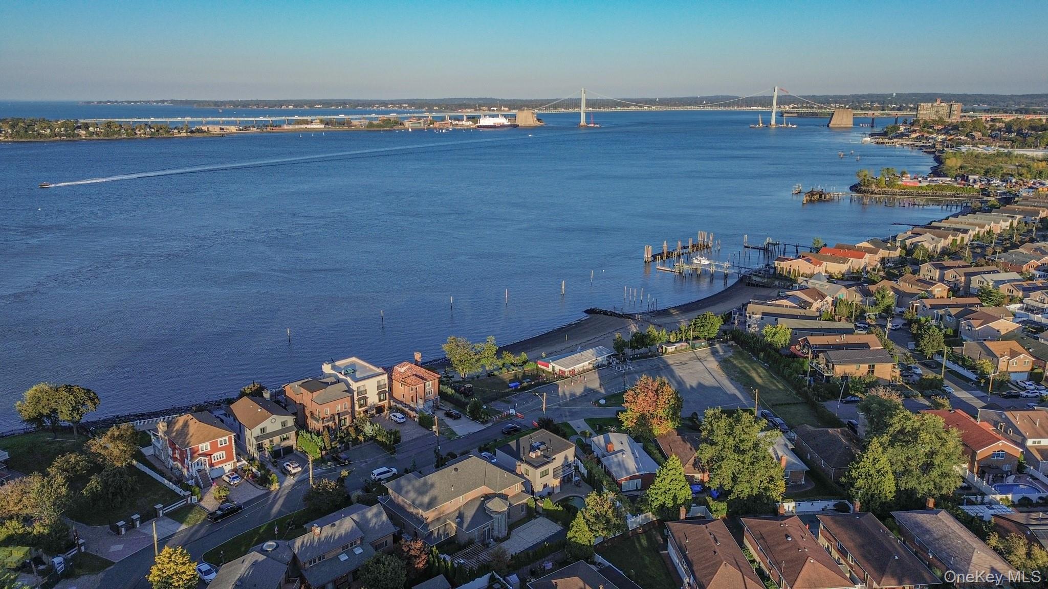 #3 photo, 14962 Powells Cove Boulevard, クイーンズ区 Whitestone , NY 11357