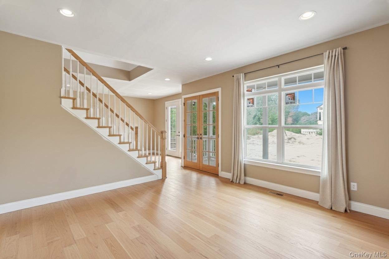 #6 photo, 35 Evergreen Avenue, サフォーク郡 Port Jefferson Station , NY 11776