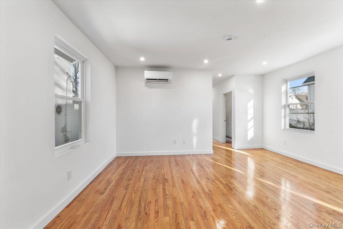 #4 photo, 831 Swinton Avenue, ブロンクス区 Bronx , NY 10465