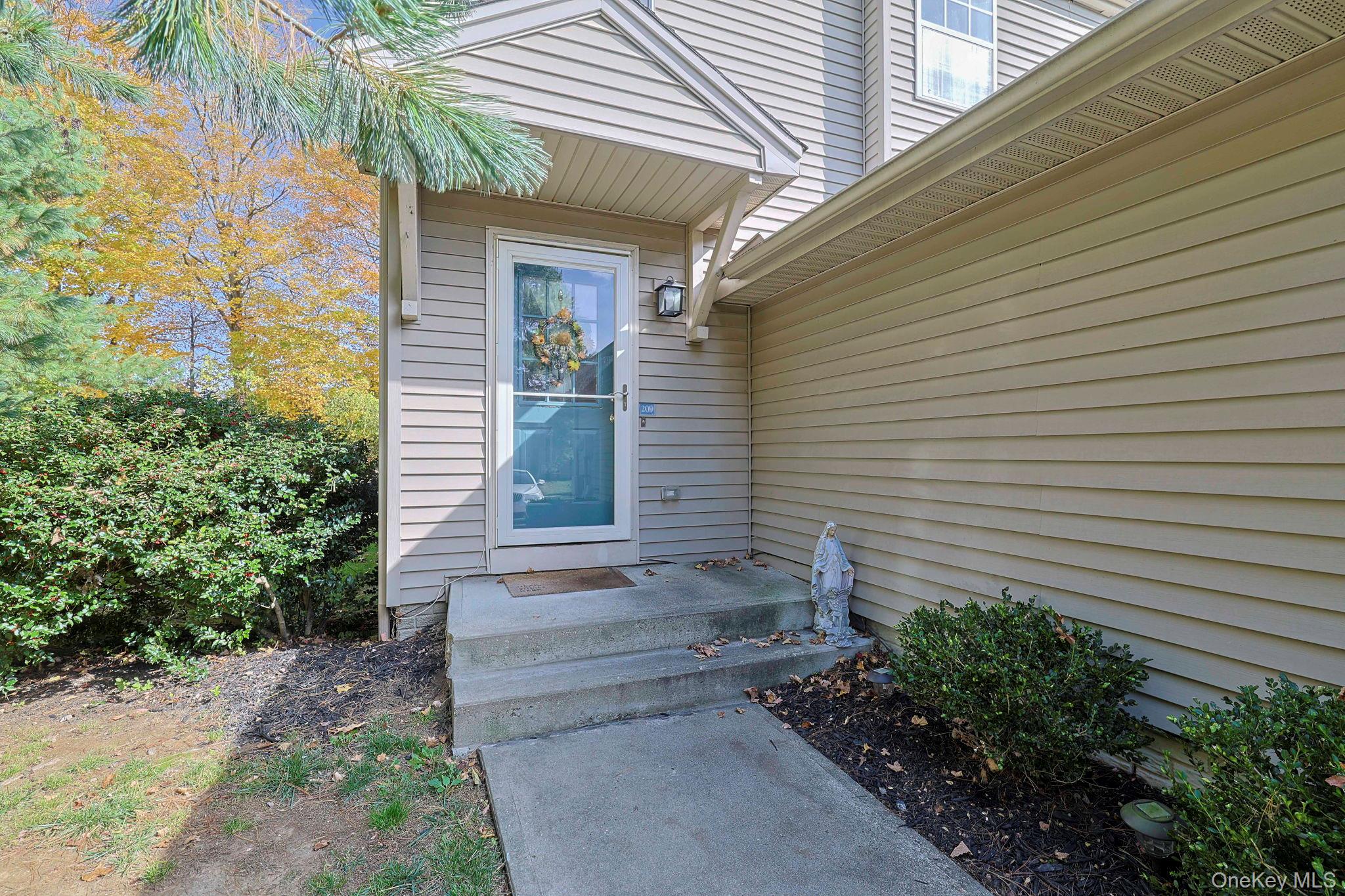 #1 photo, 209 Crestwood Court, Fishkill , NY 12524