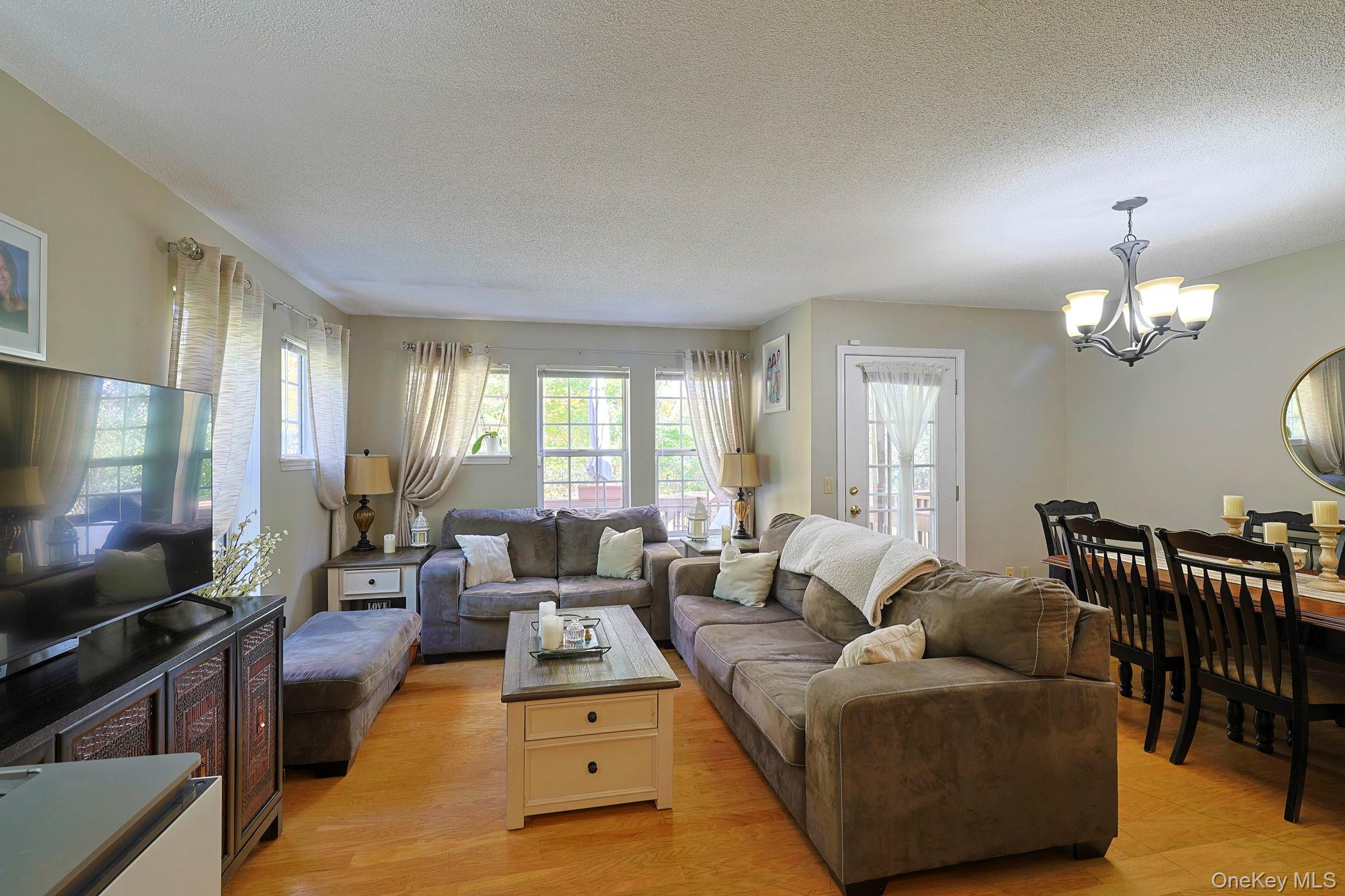 #5 photo, 209 Crestwood Court, Fishkill , NY 12524