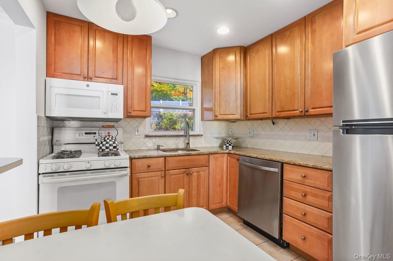 #10 photo, 270 Pembrook Drive, Yonkers , NY 10710