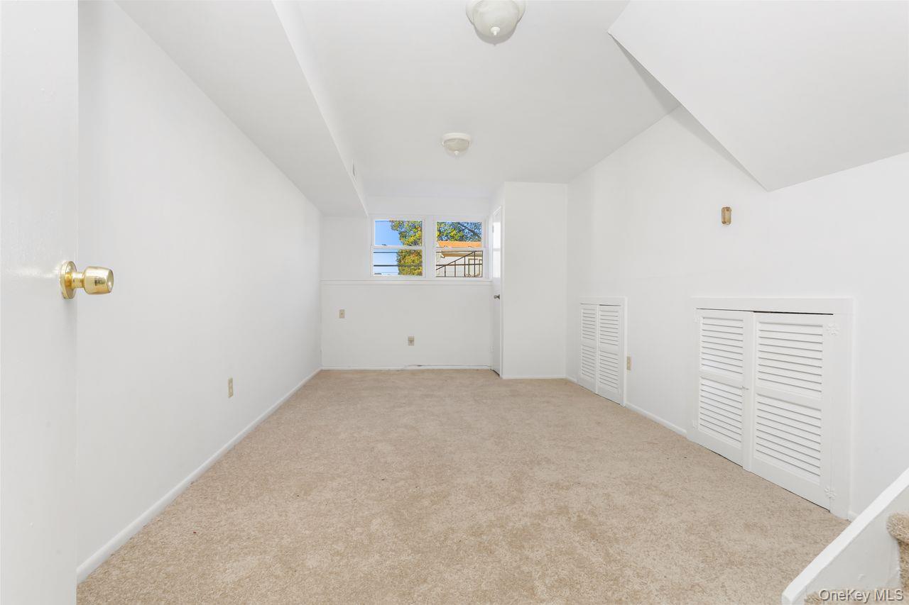 #20 photo, 270 Pembrook Drive, Yonkers , NY 10710