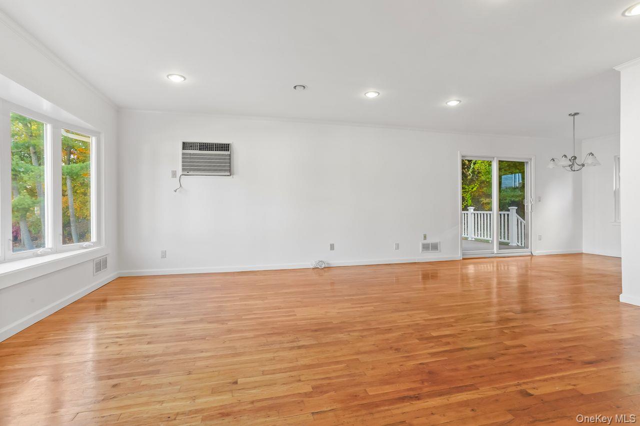 #5 photo, 270 Pembrook Drive, Yonkers , NY 10710