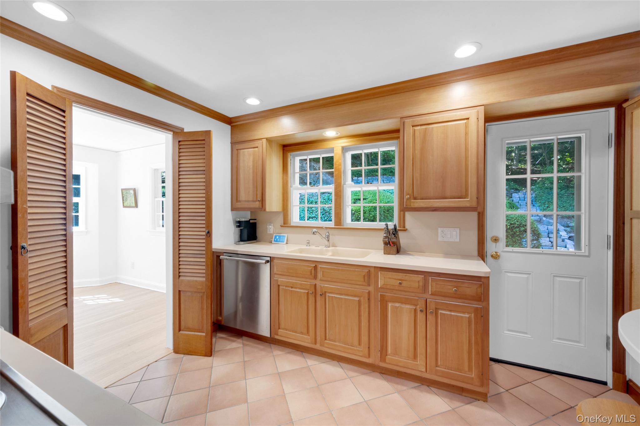 #11 photo, 355 Sprain Road, Yonkers , NY 10710