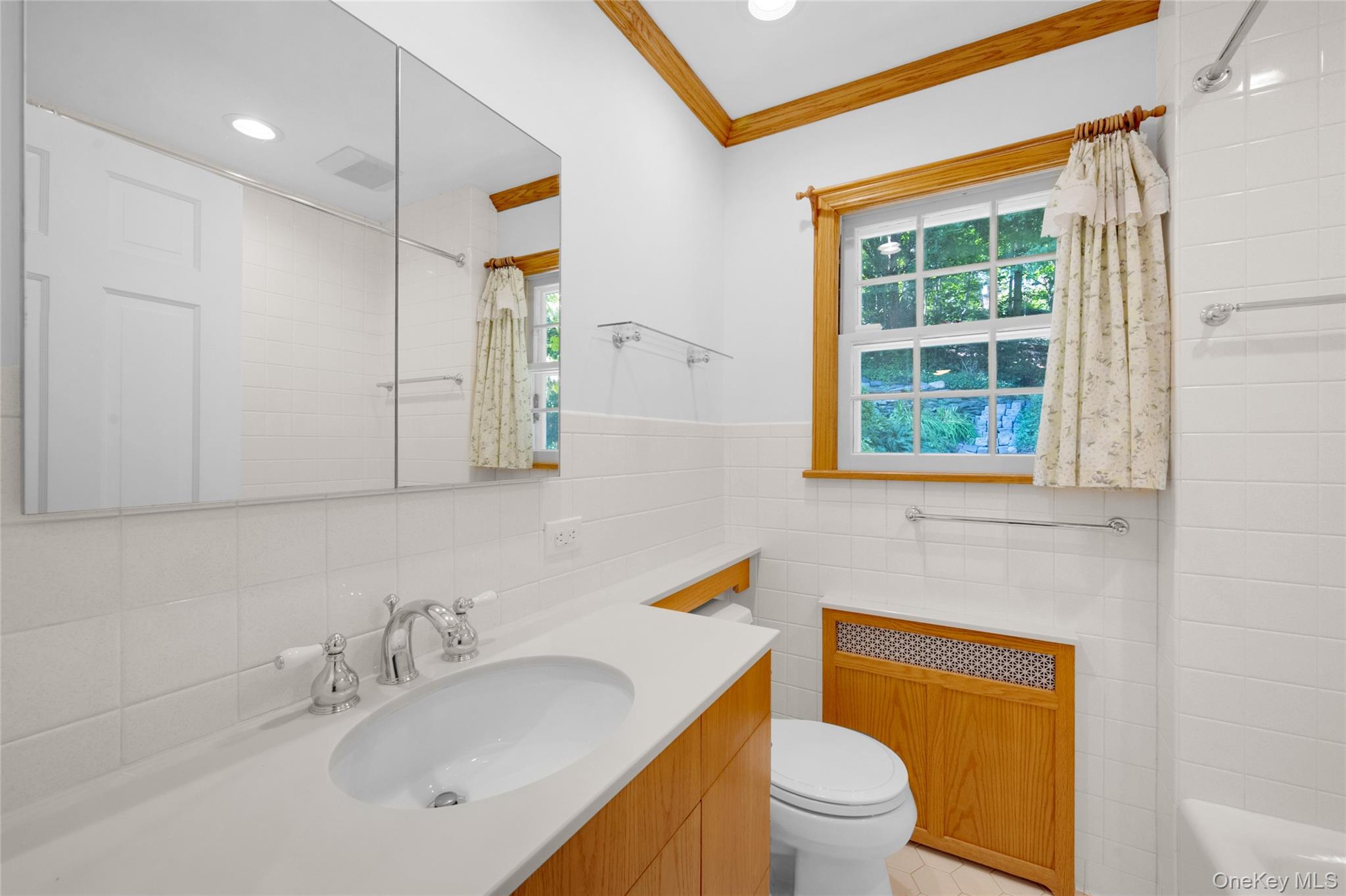 #19 photo, 355 Sprain Road, Yonkers , NY 10710