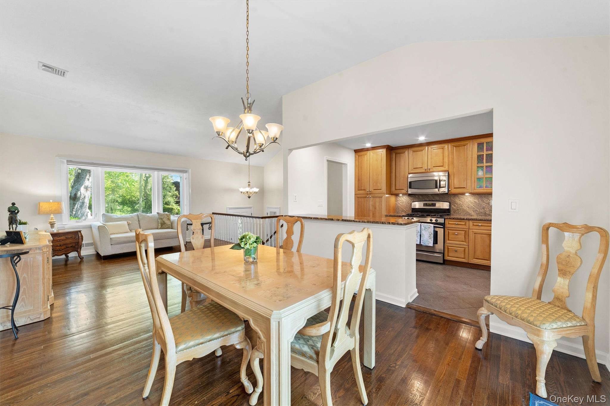 #10 photo, 14 Skywood Court, Yonkers , NY 10710