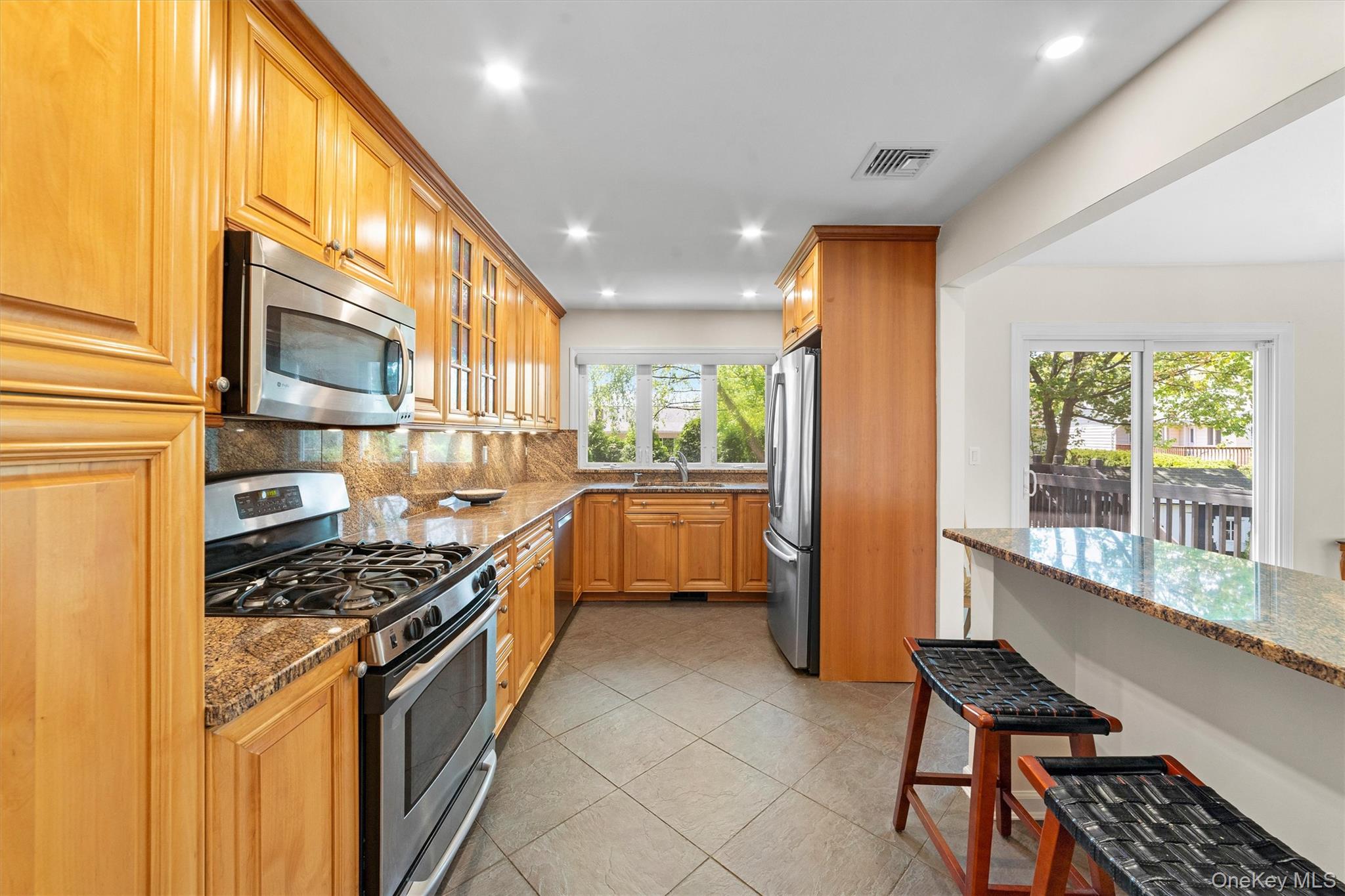 #11 photo, 14 Skywood Court, Yonkers , NY 10710