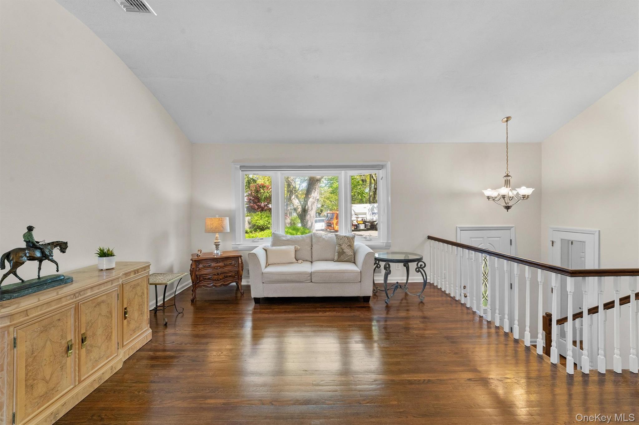 #4 photo, 14 Skywood Court, Yonkers , NY 10710