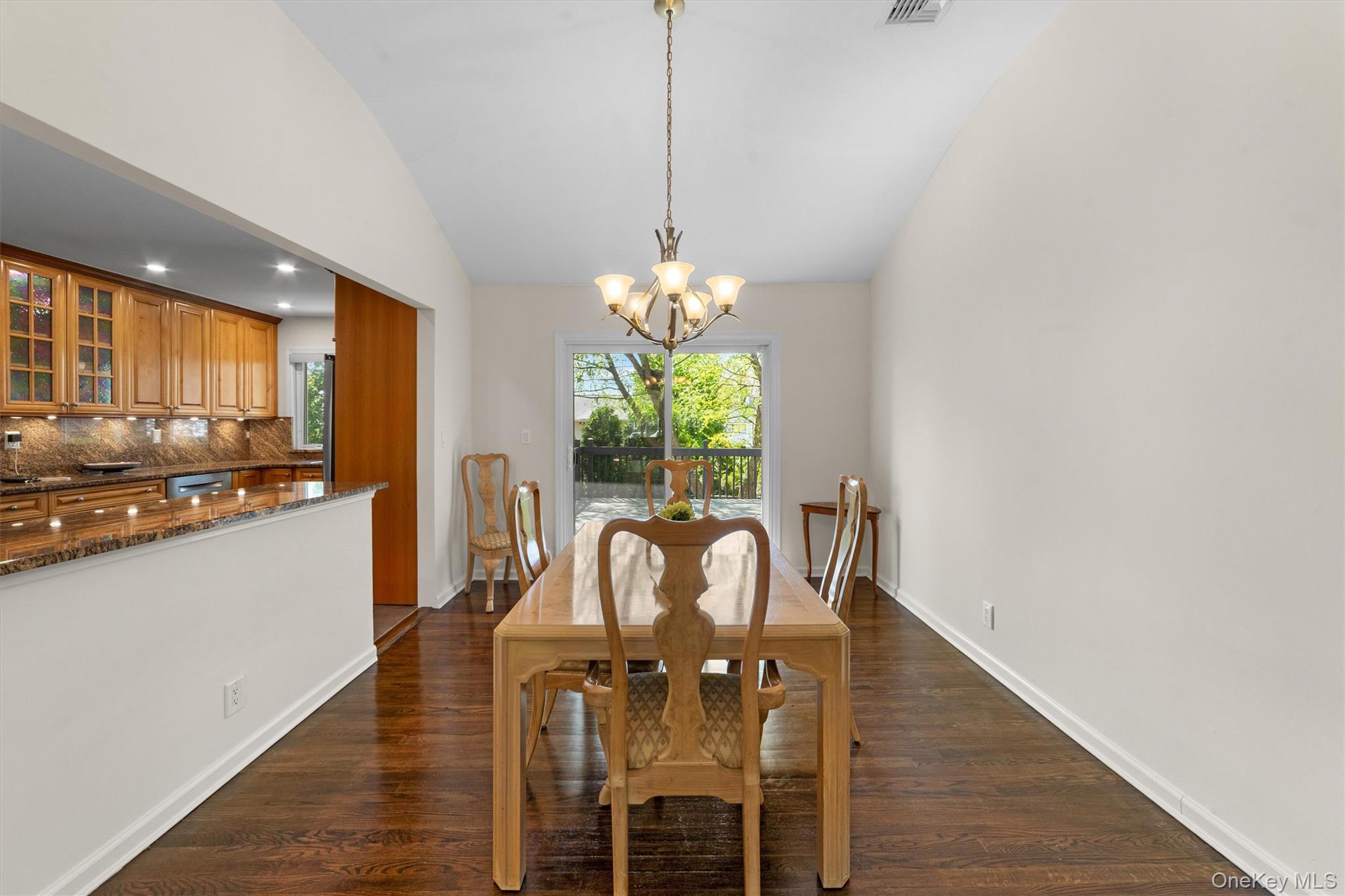 #7 photo, 14 Skywood Court, Yonkers , NY 10710