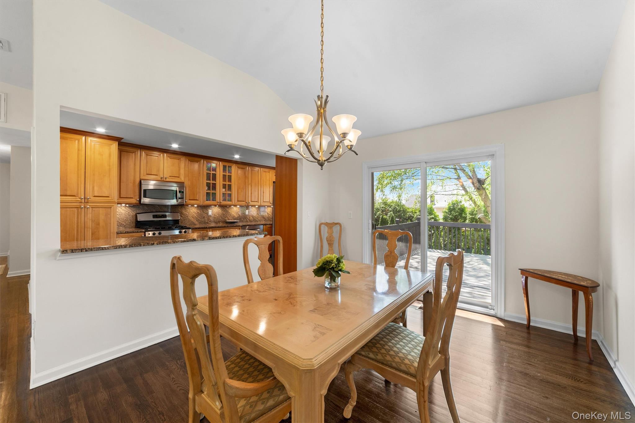 #8 photo, 14 Skywood Court, Yonkers , NY 10710