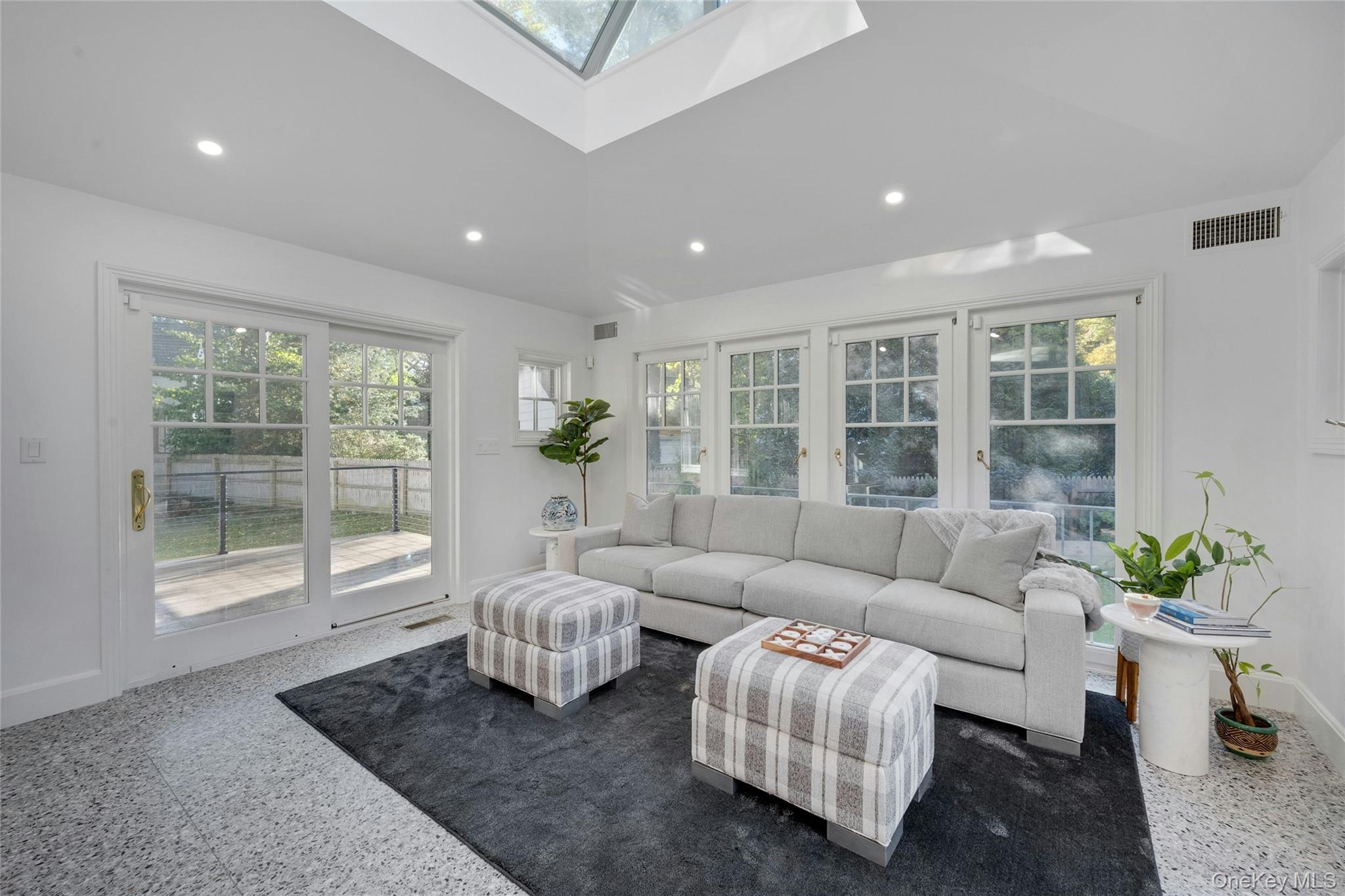 #16 photo, 19 Huguenot Drive, Larchmont , NY 10538